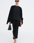 Etta Top, Black