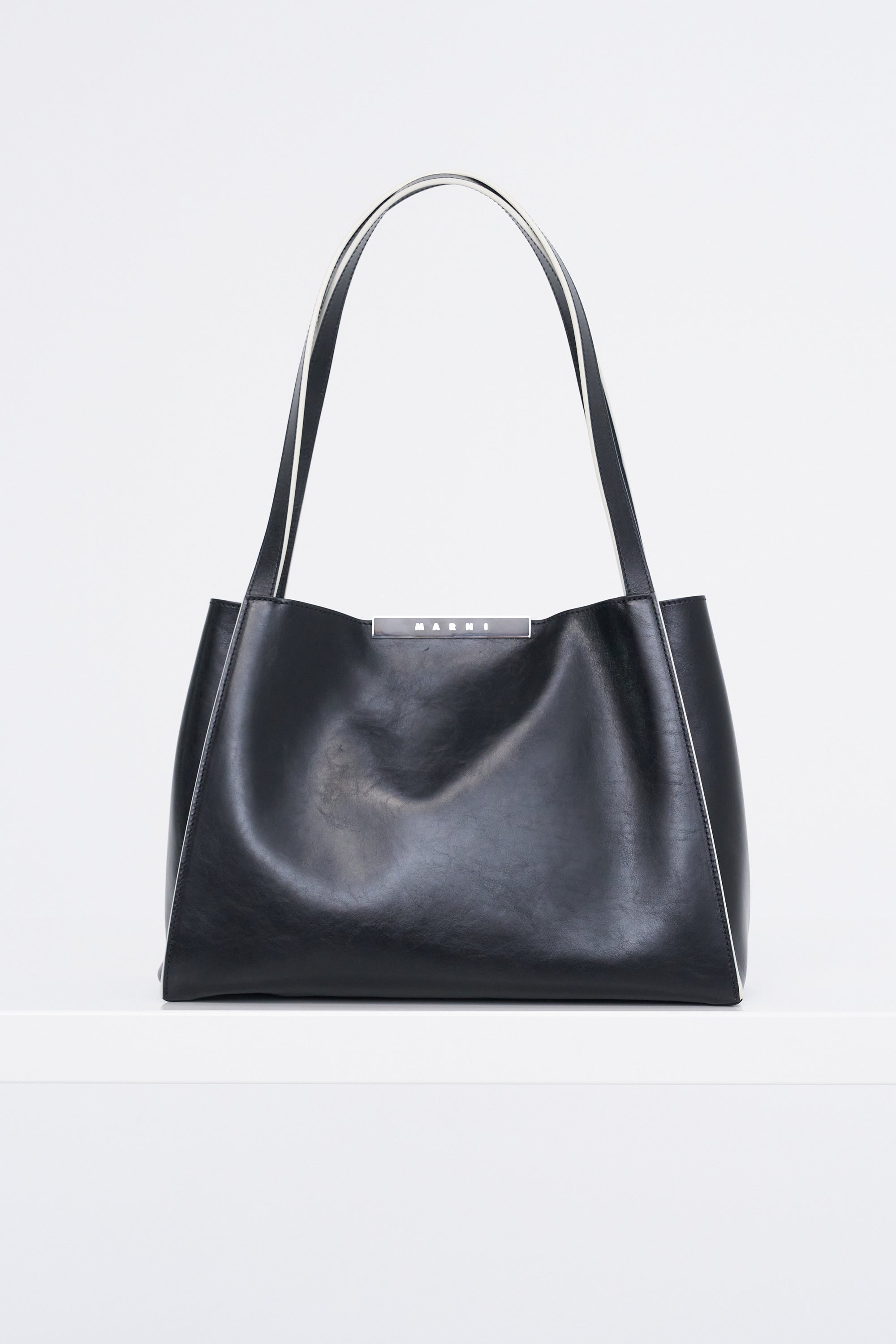 Cresta E/W Small Tote Bag, Black