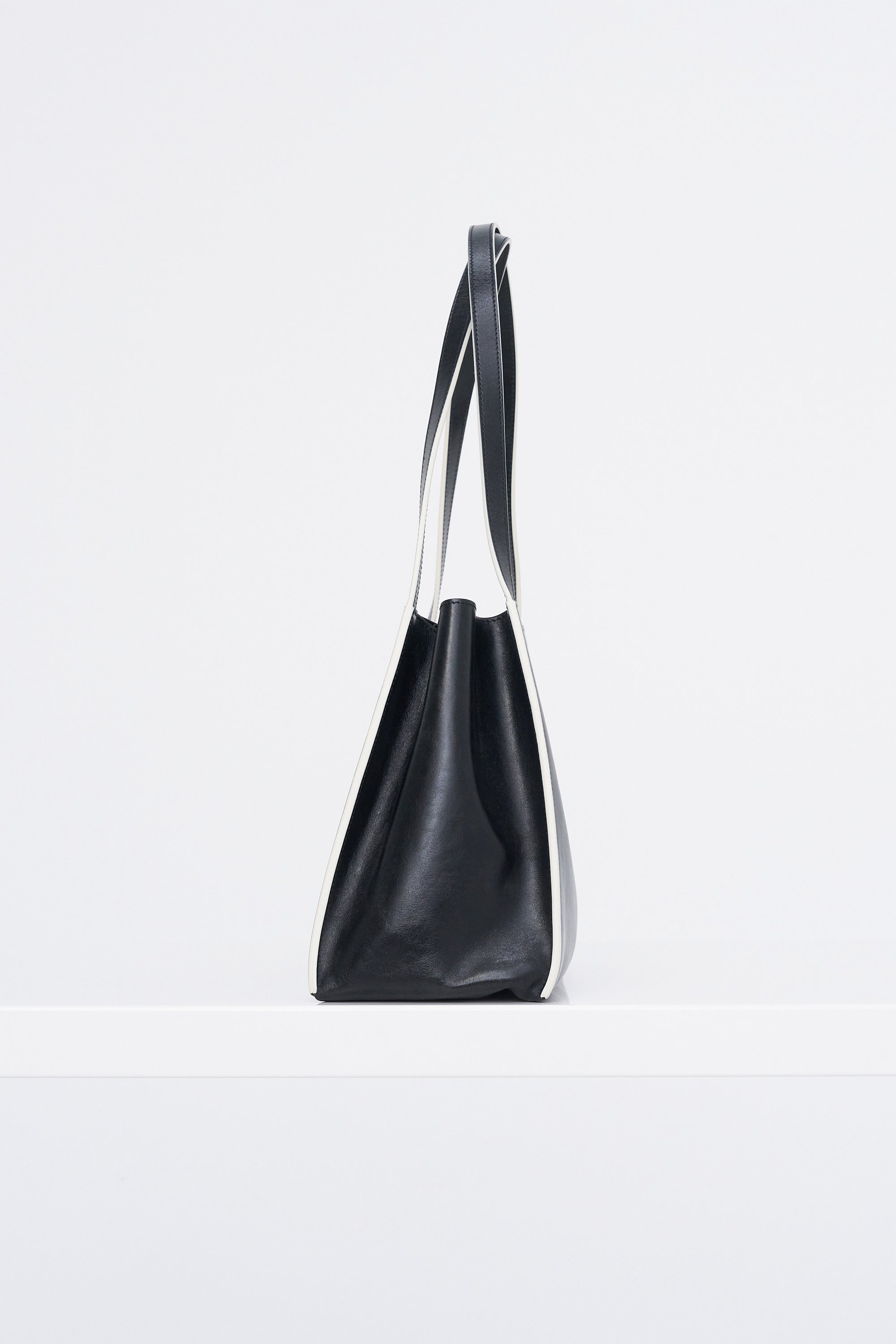 Cresta E/W Small Tote Bag, Black