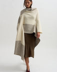 Block Wrap Mantle, White & Grey