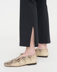 Sarah Pant, Noir