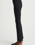 Sarah Pant, Noir