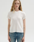 Willa Tee, Blanc