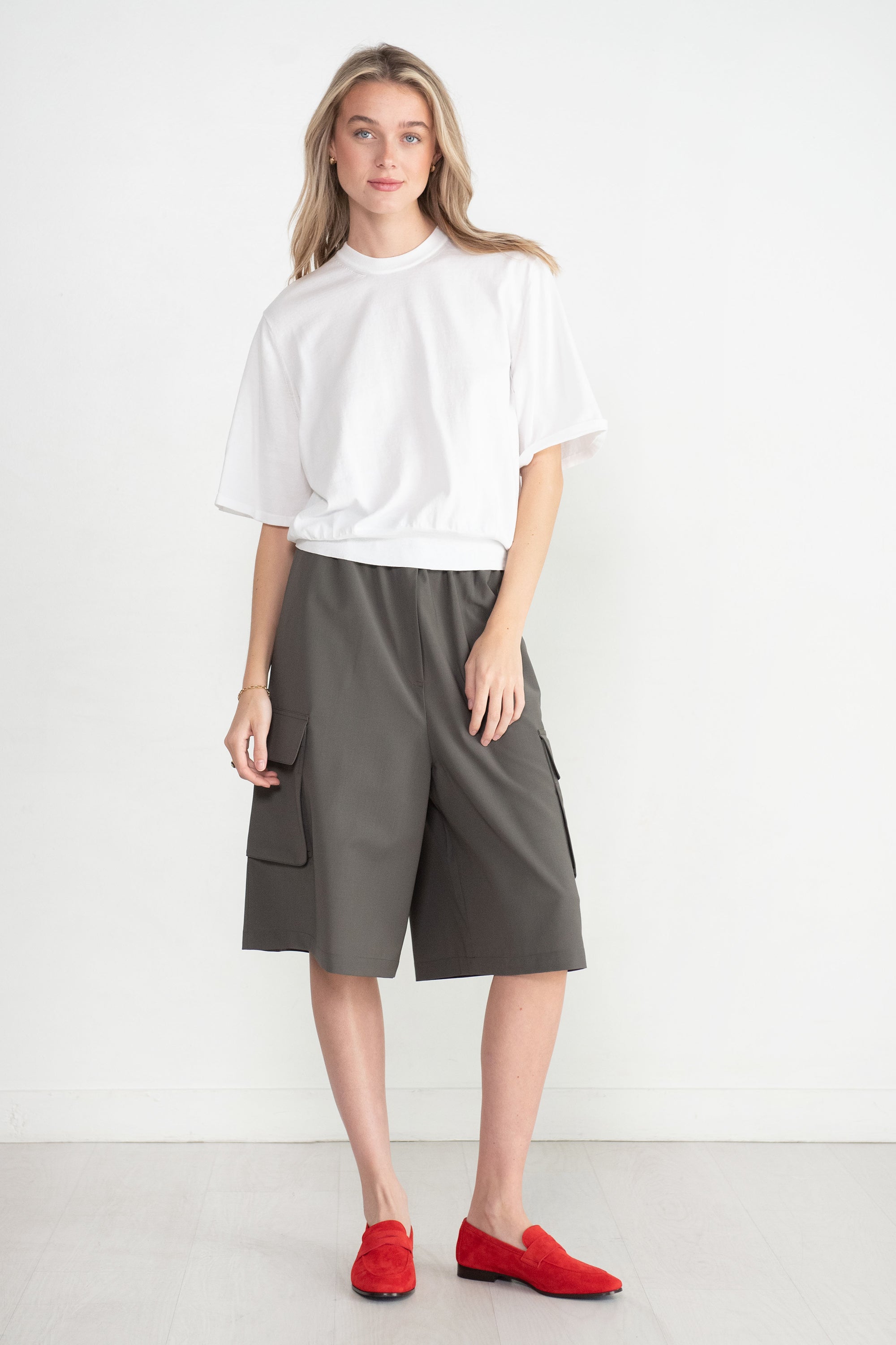 TIBI - Tropical Wool Relaxed Cargo Short, Dark Stone