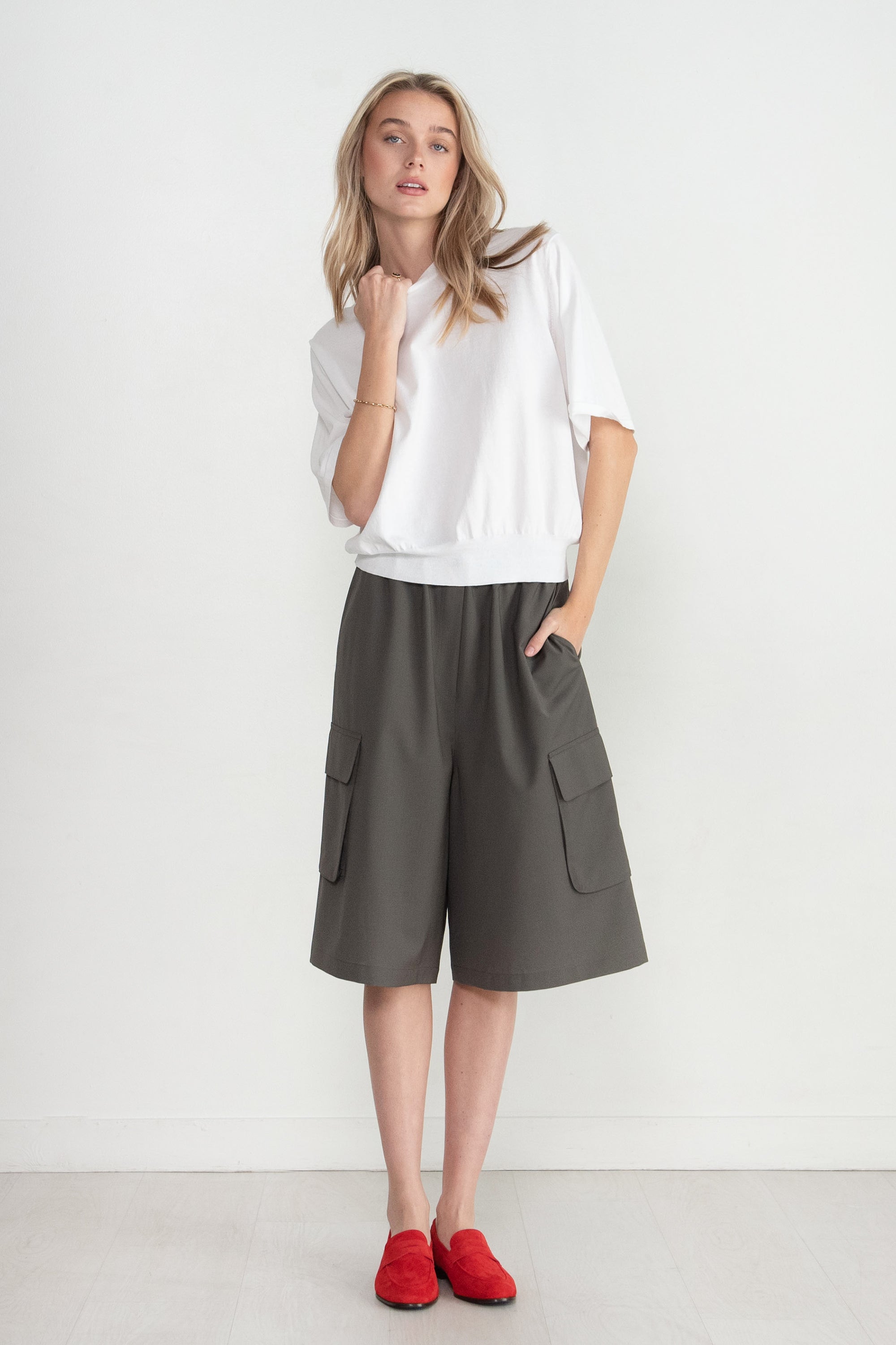 TIBI - Tropical Wool Relaxed Cargo Short, Dark Stone