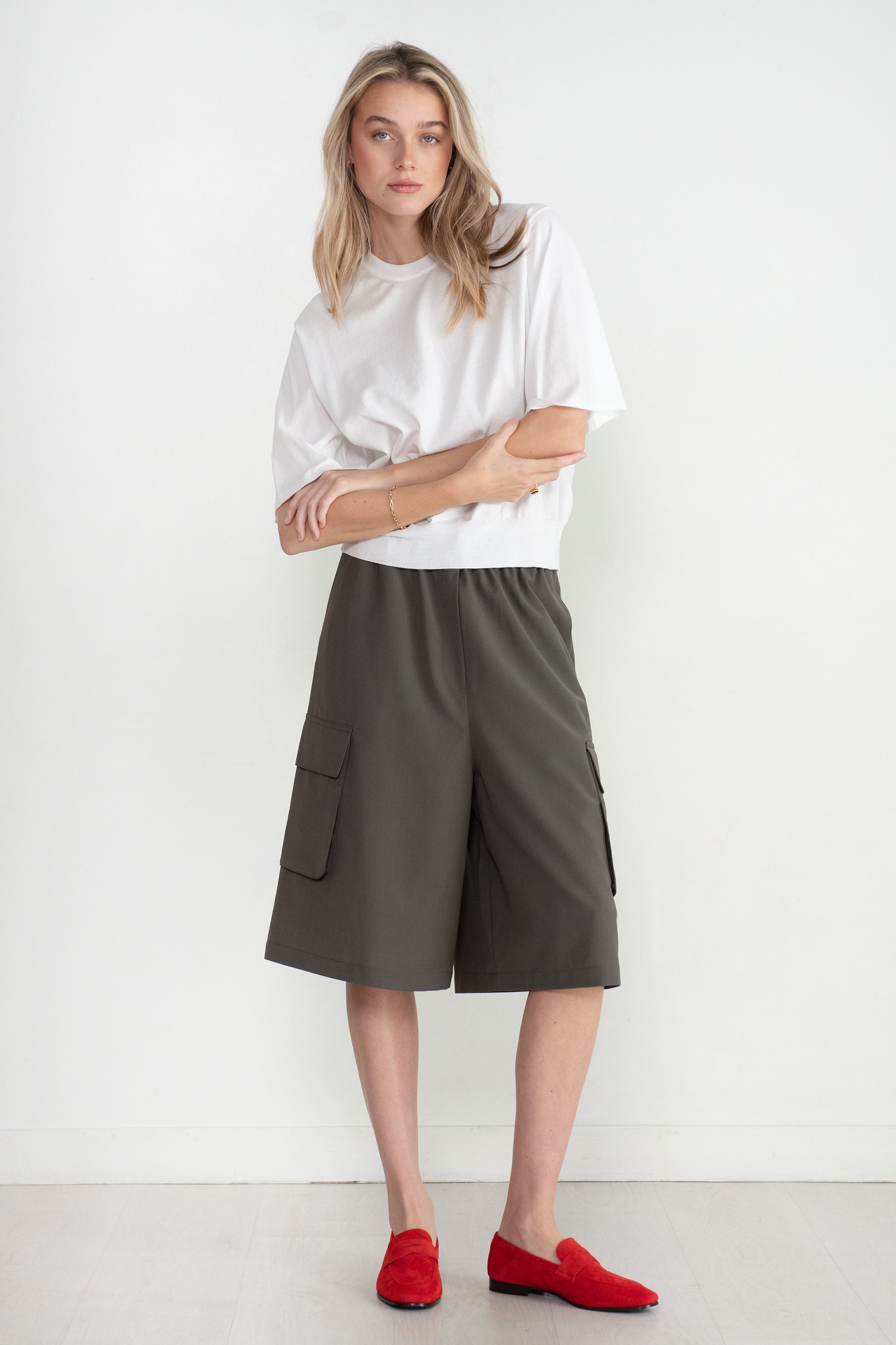 TIBI - Tropical Wool Relaxed Cargo Short, Dark Stone