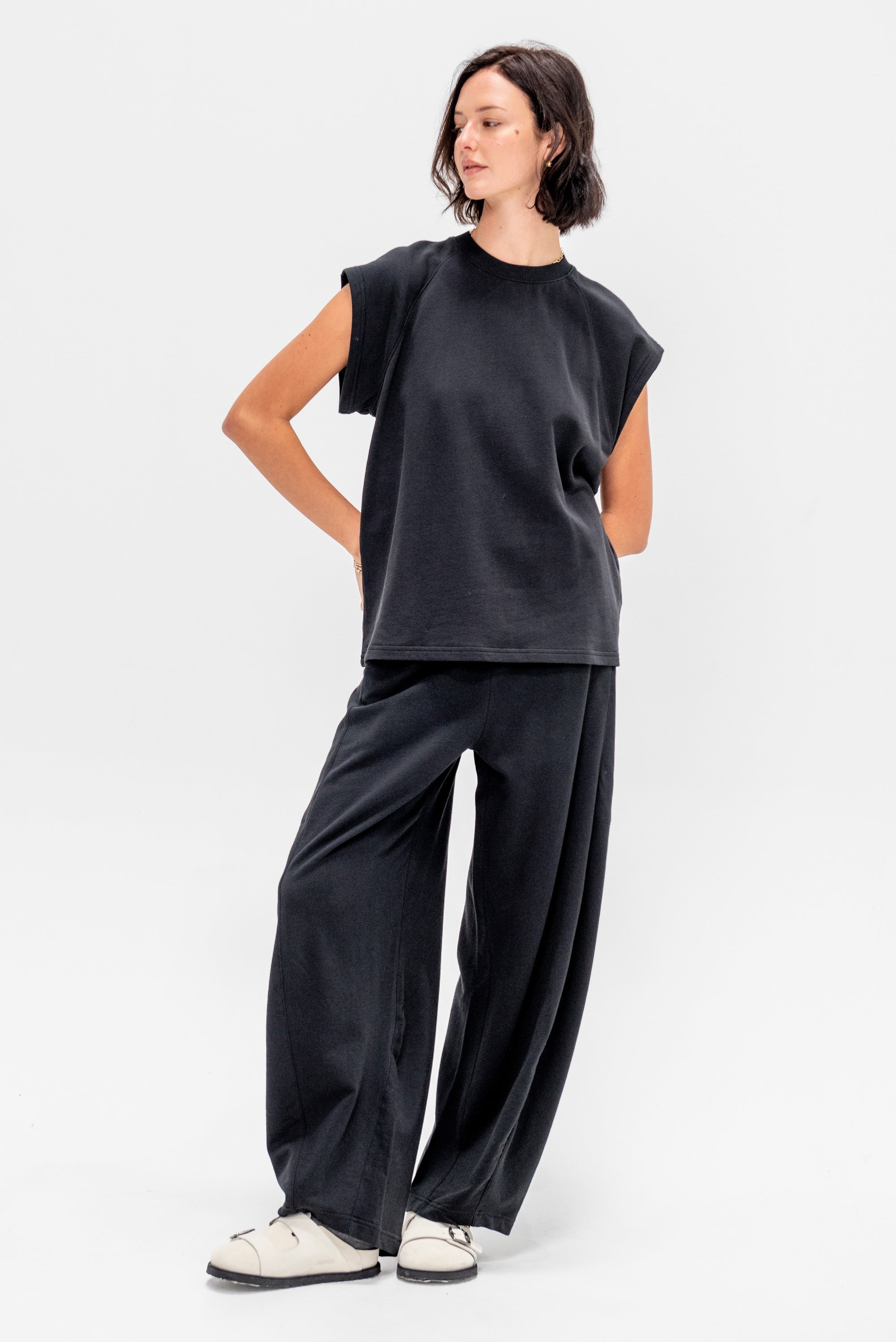 Light Weight Sweatshirting Sleeveless Easy Top, Black