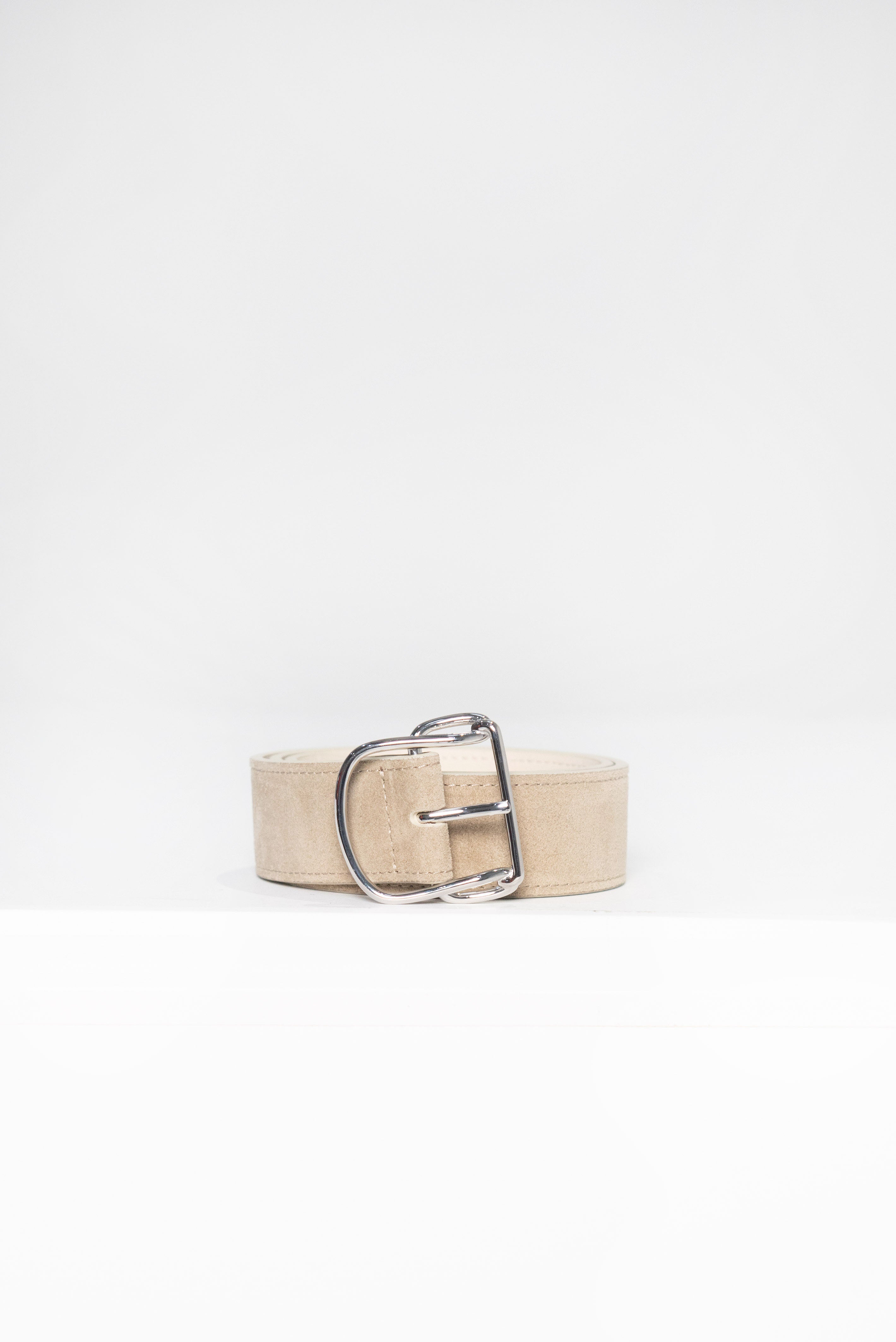 toteme-suede-swirl-belt-1.jpg?