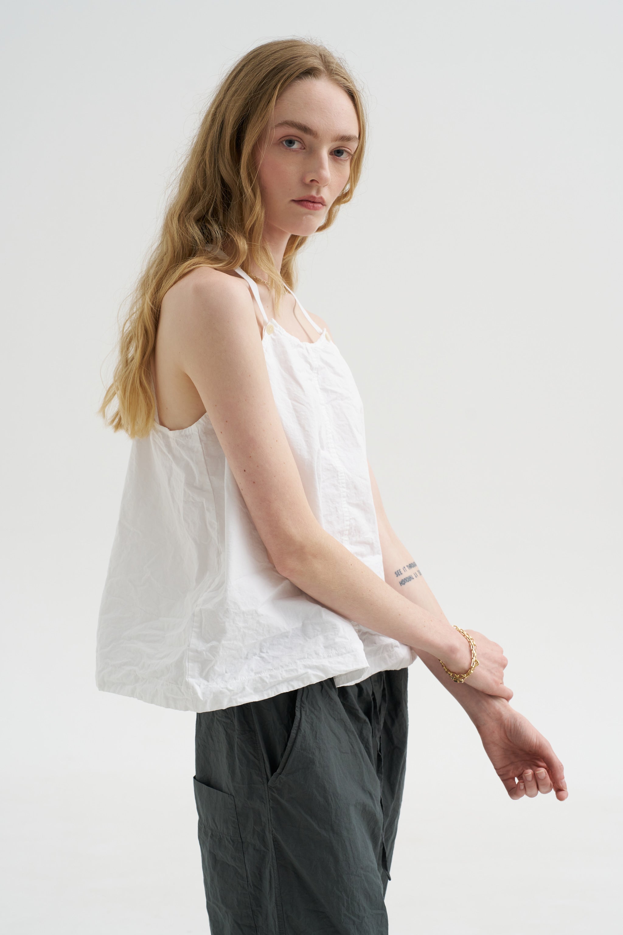 The Crinkle Slip Cami, Dark Grey – Kick Pleat