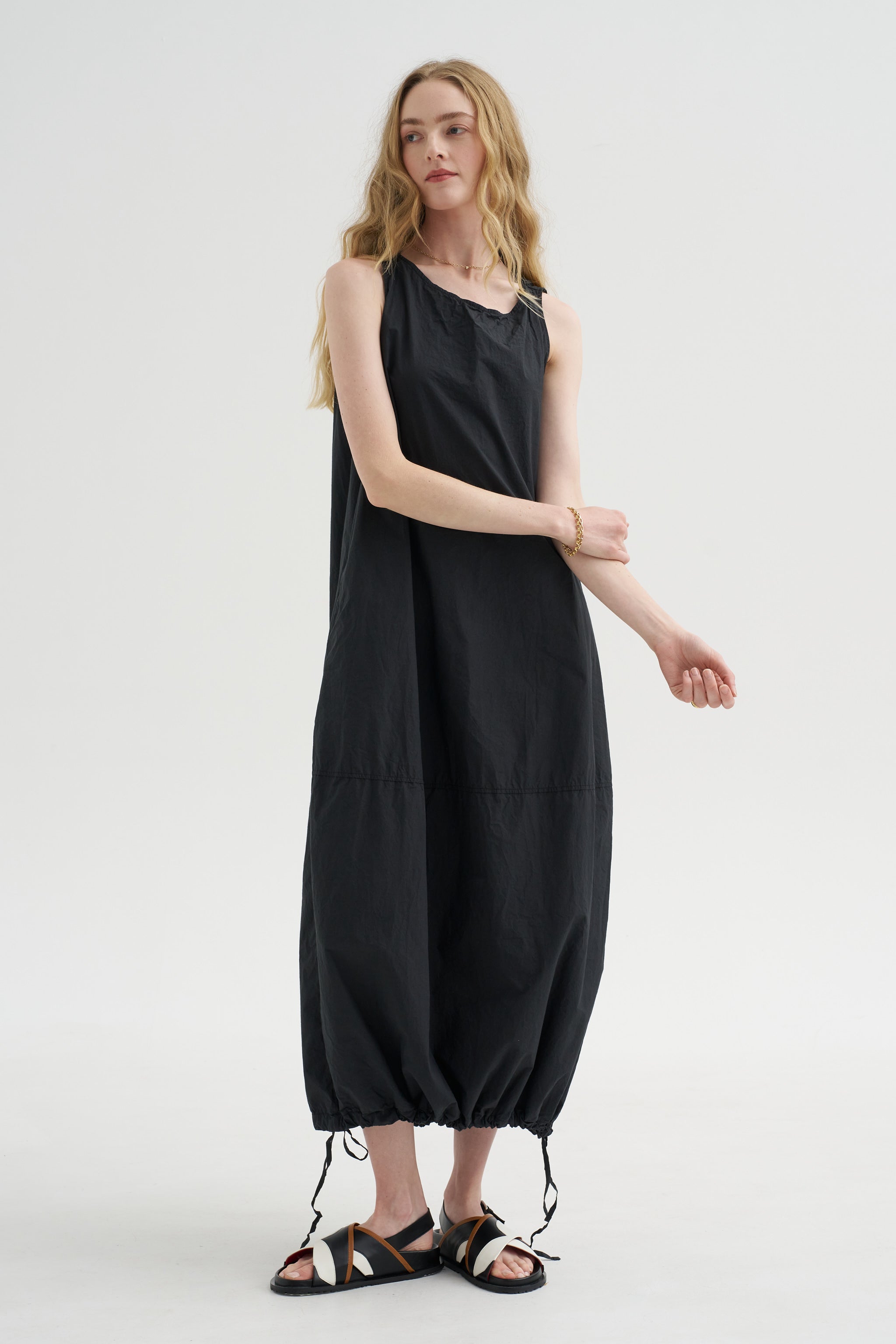 Sleeveless Balloon Dress, Black – Kick Pleat