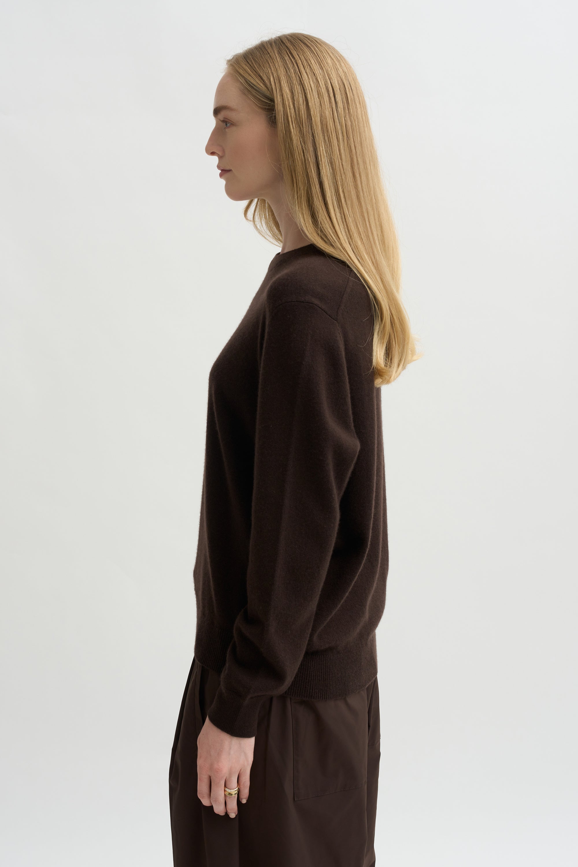 Round-Neck Sweater, Melasse