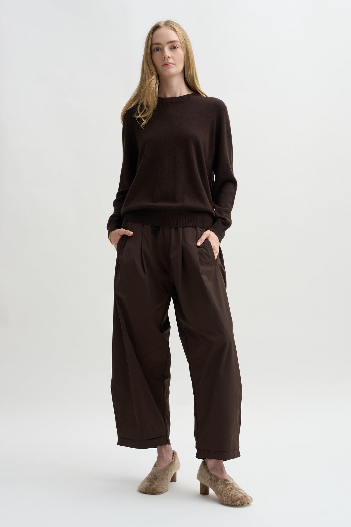Round-Neck Sweater, Melasse