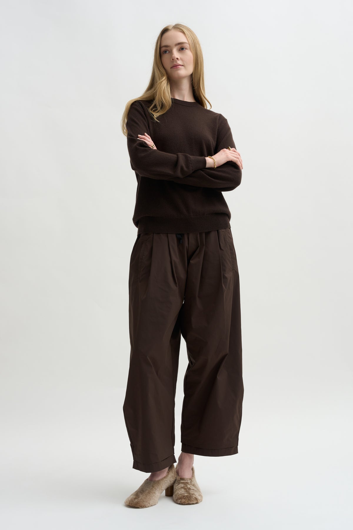 Round-Neck Sweater, Melasse