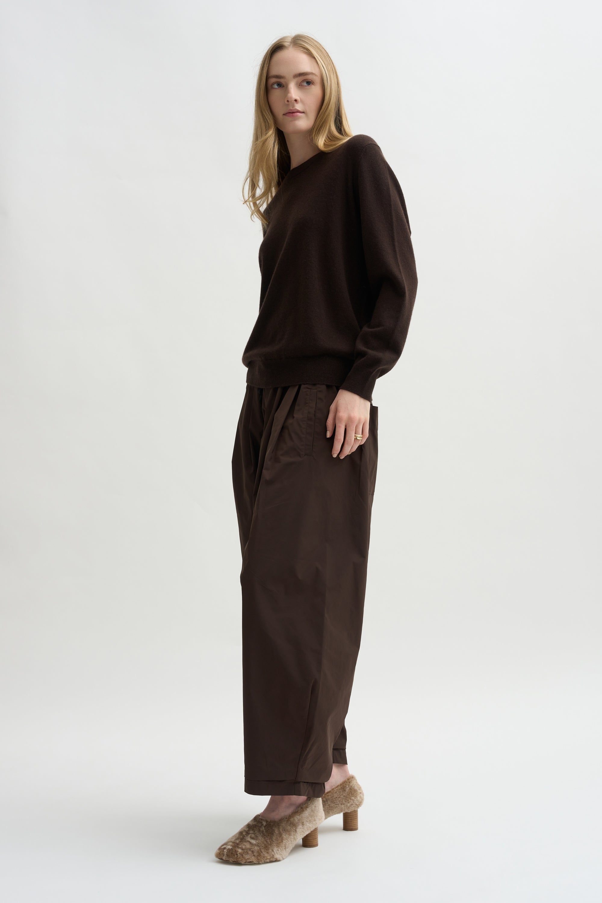 Round-Neck Sweater, Melasse