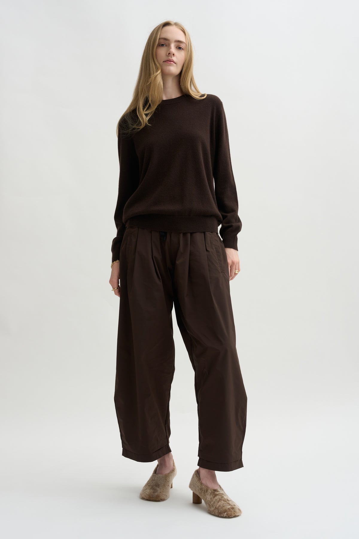 Round-Neck Sweater, Melasse