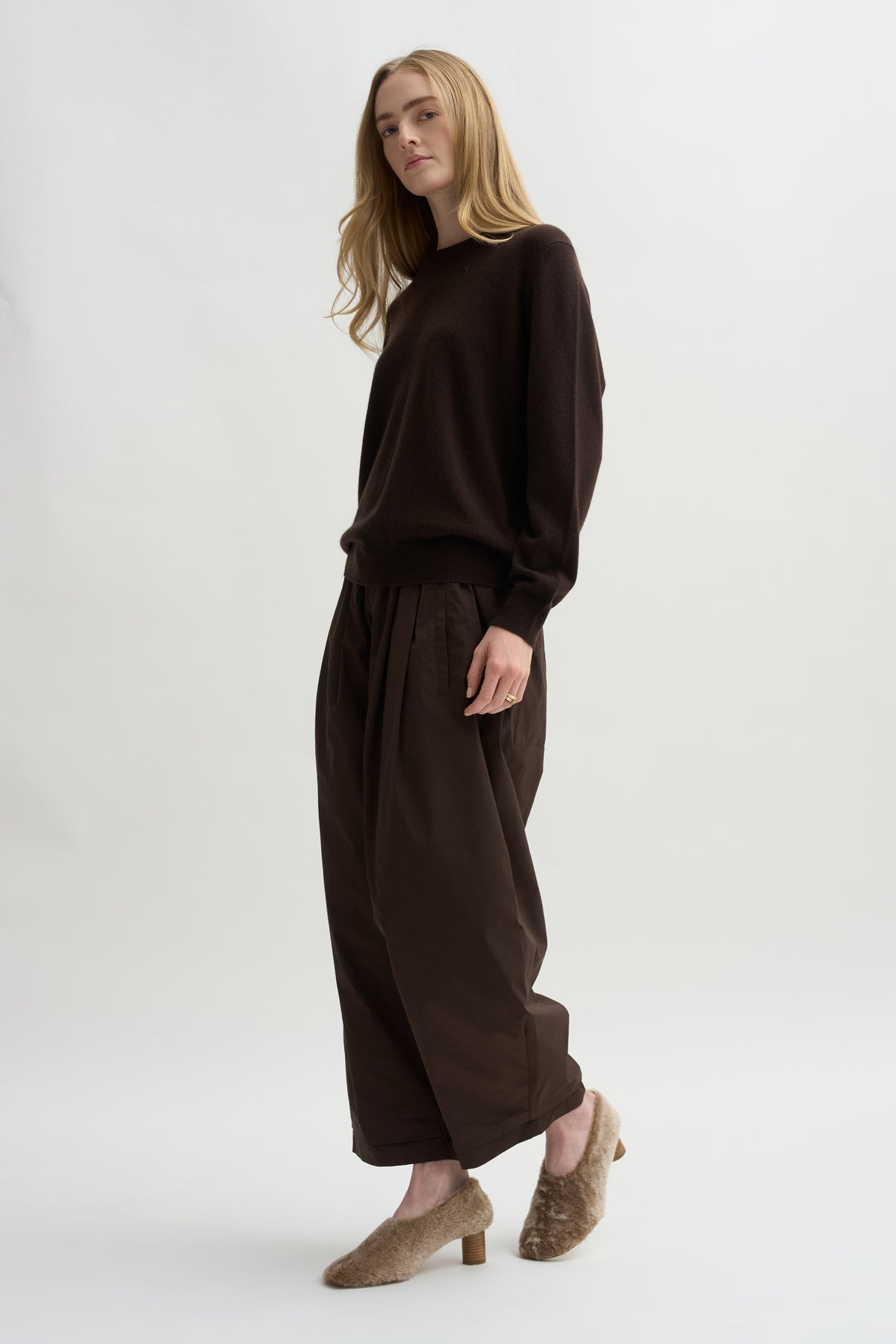 Round-Neck Sweater, Melasse