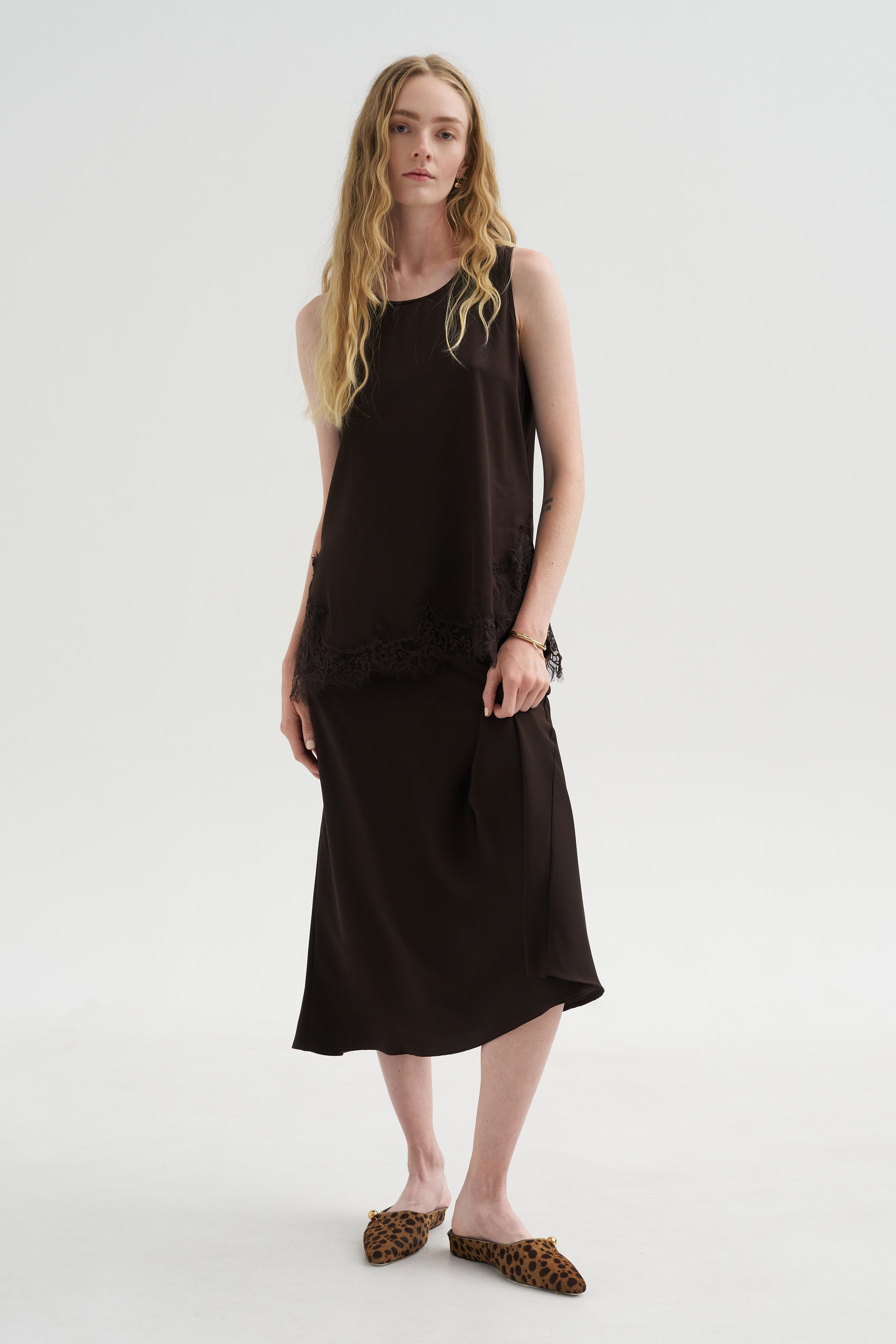 Slip Skirt, Melasse