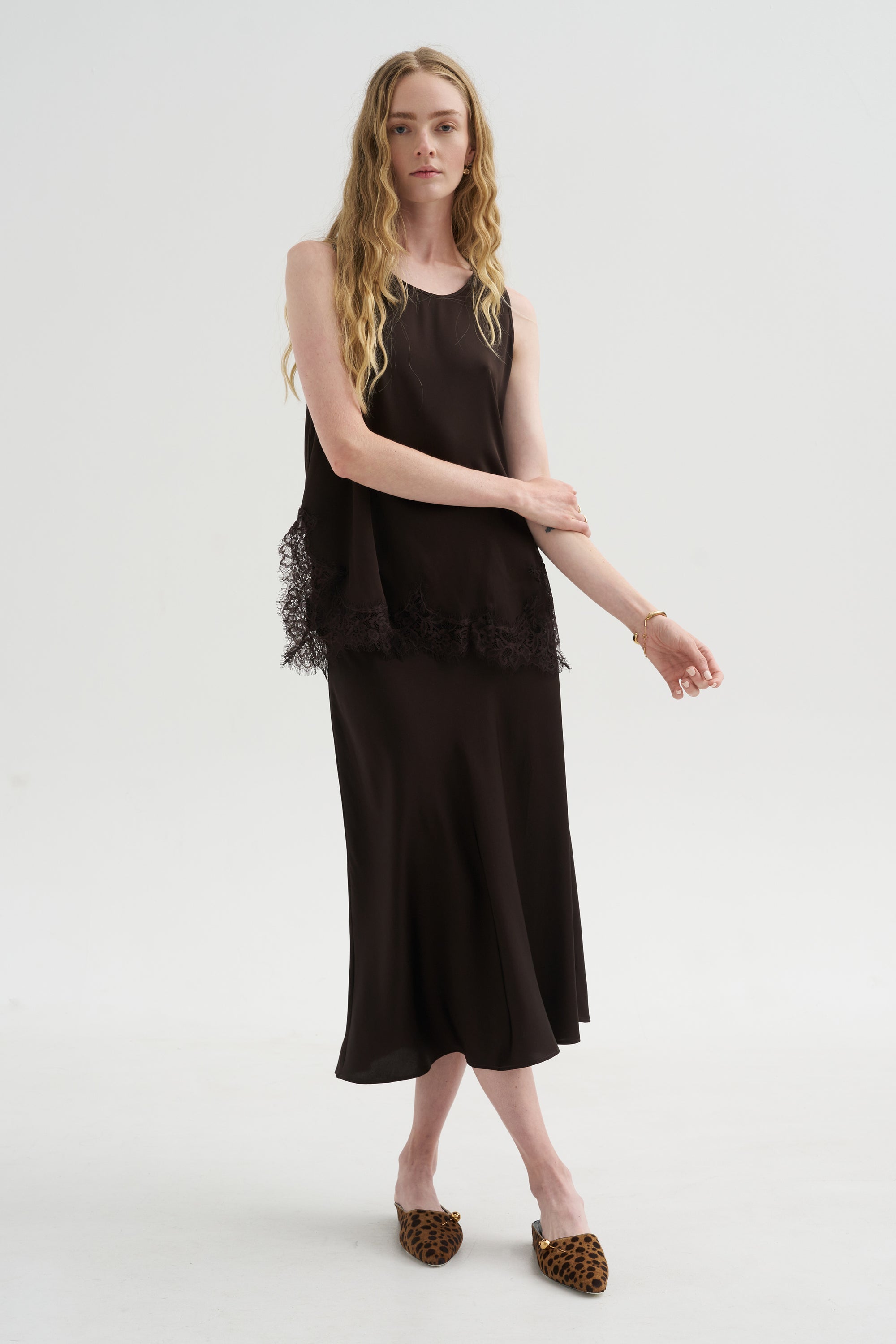 Slip Skirt, Melasse