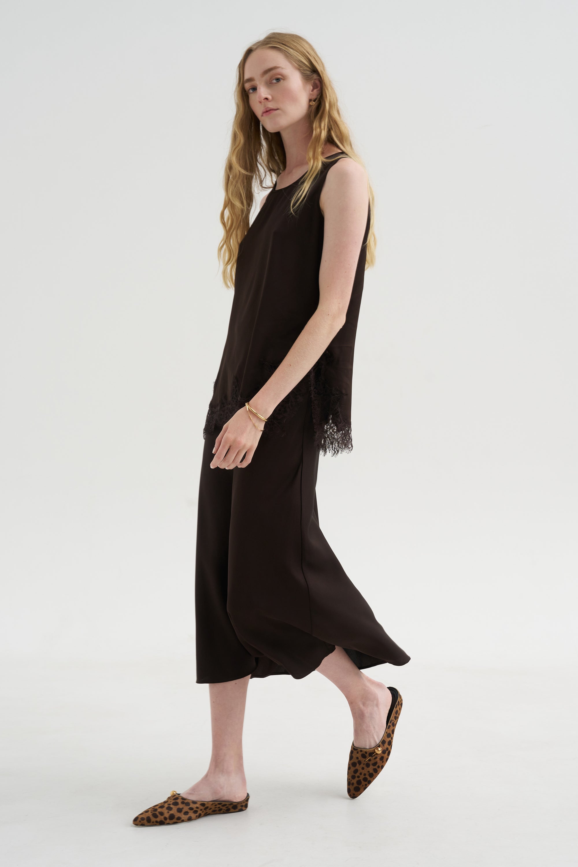 Slip Skirt, Melasse