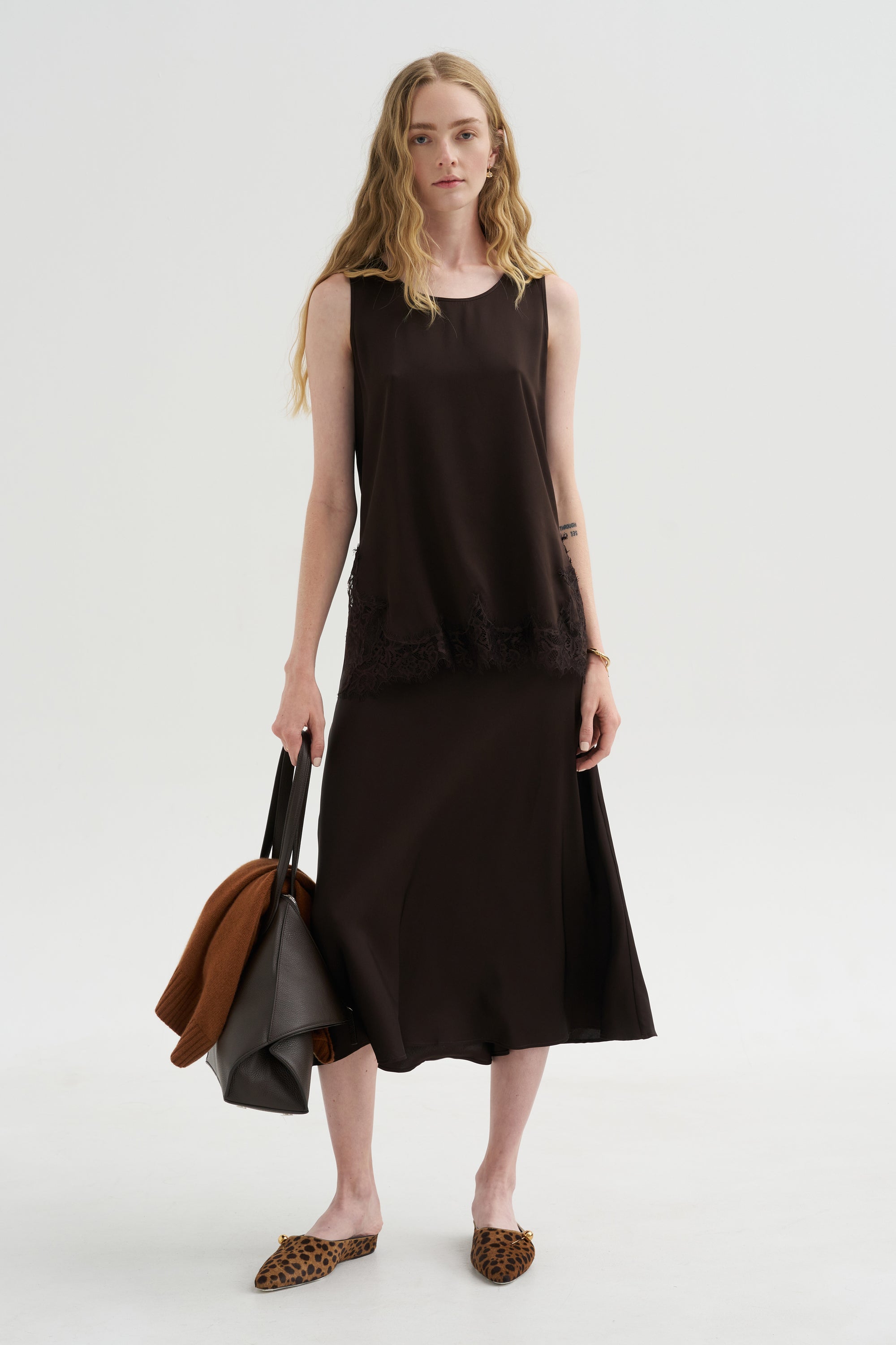 Slip Skirt, Melasse