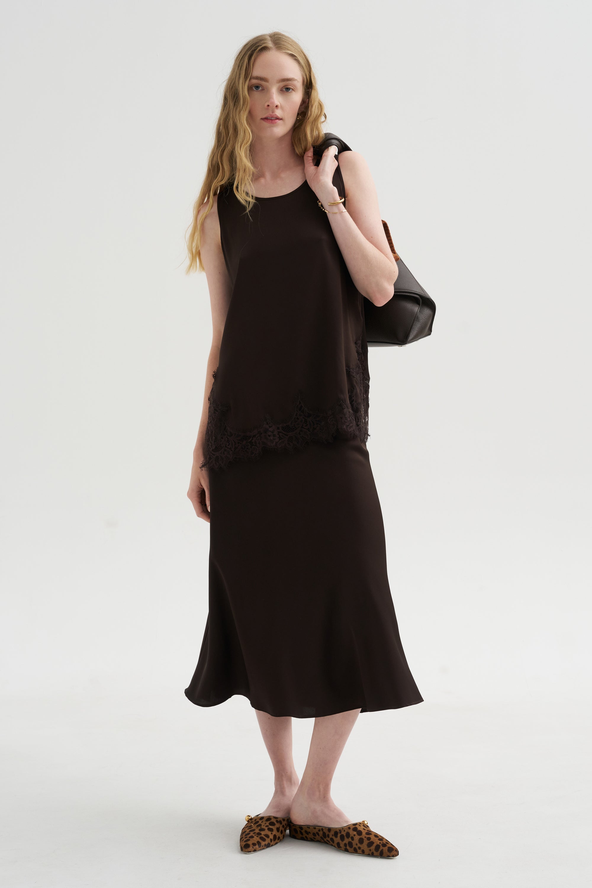 Slip Skirt, Melasse