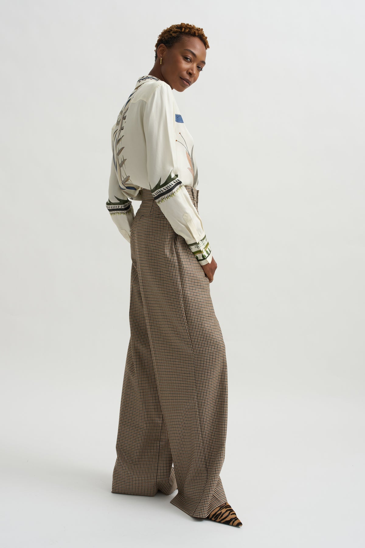 Chika Top, Macadamia