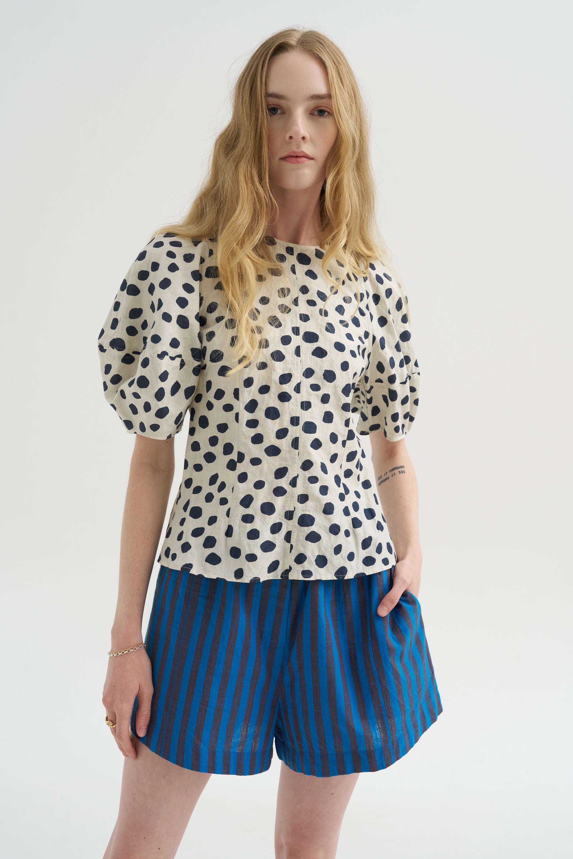 Lino Top, Yayoi Cream &amp; Navy