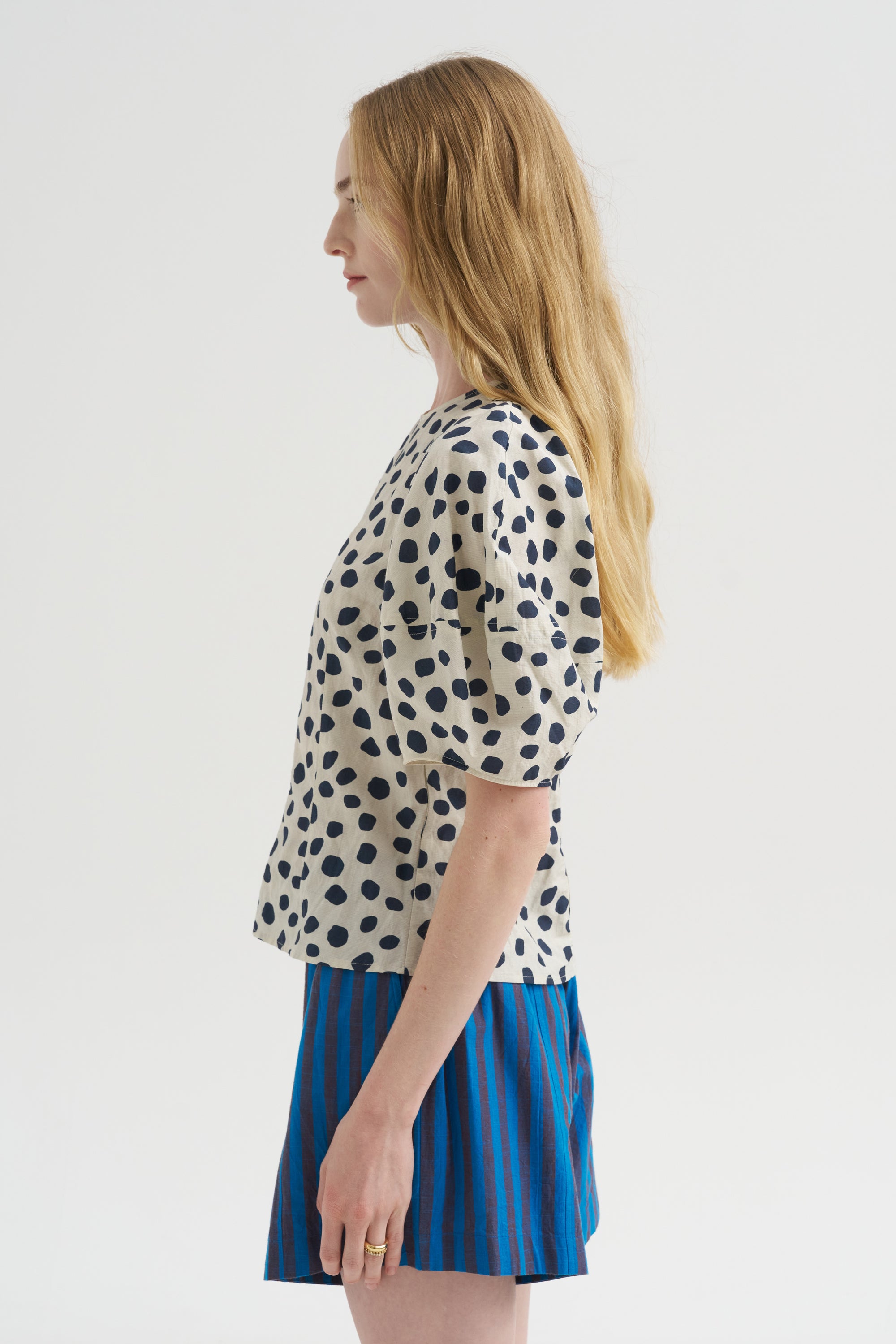 Lino Top, Yayoi Cream &amp; Navy