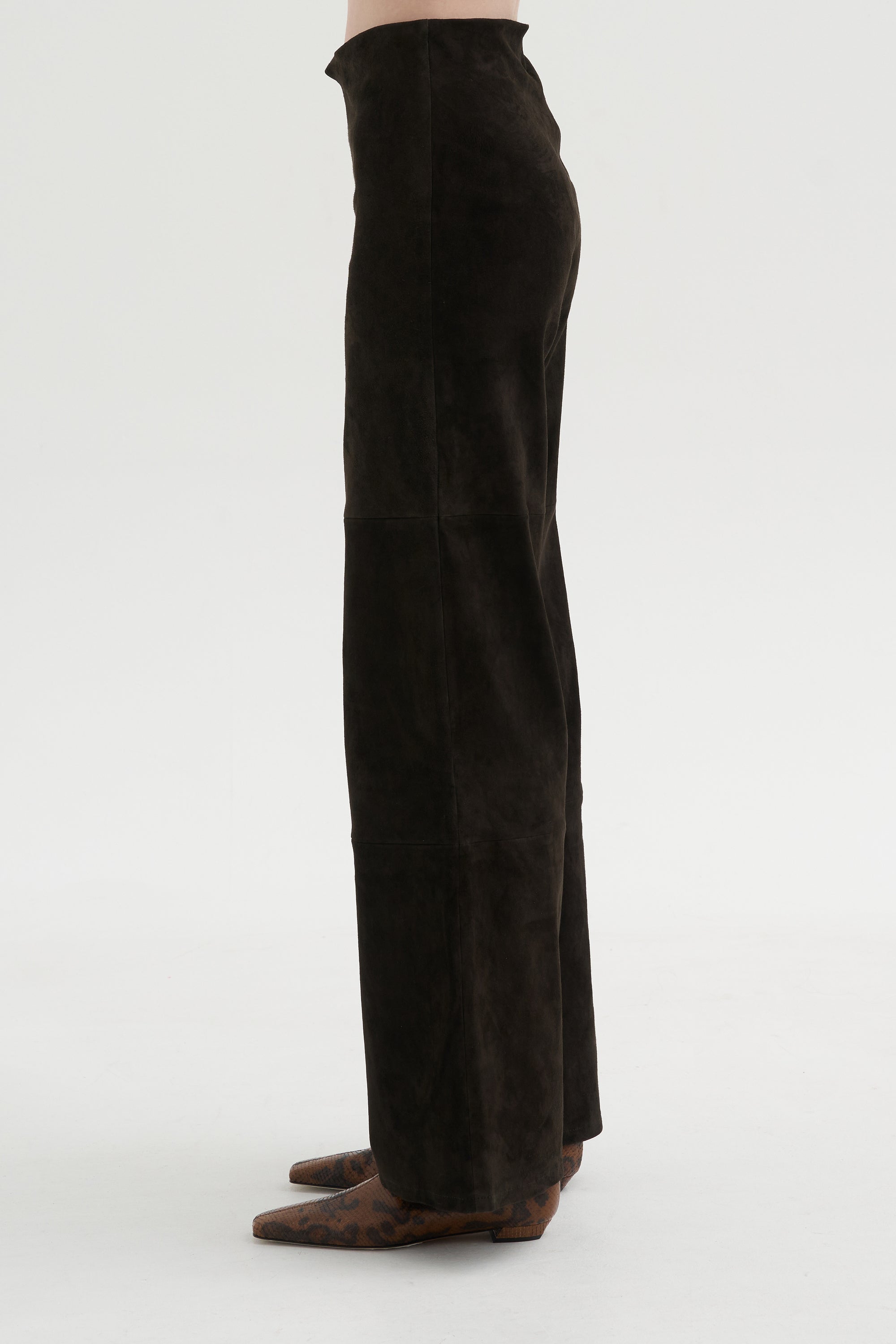 Karina - Stretch Suede, Iron