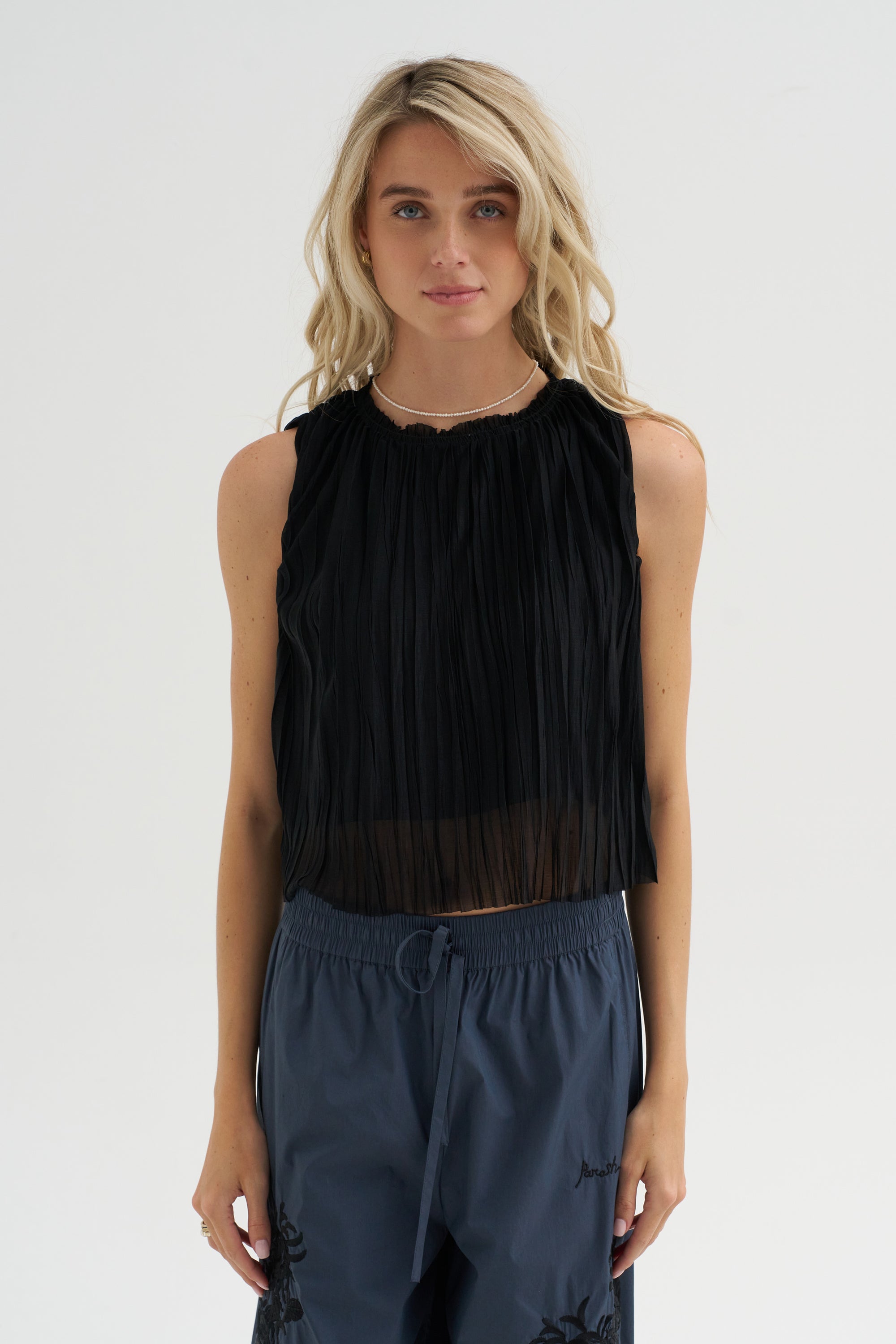 Random Pleats Chiffon Crop Tank, Black
