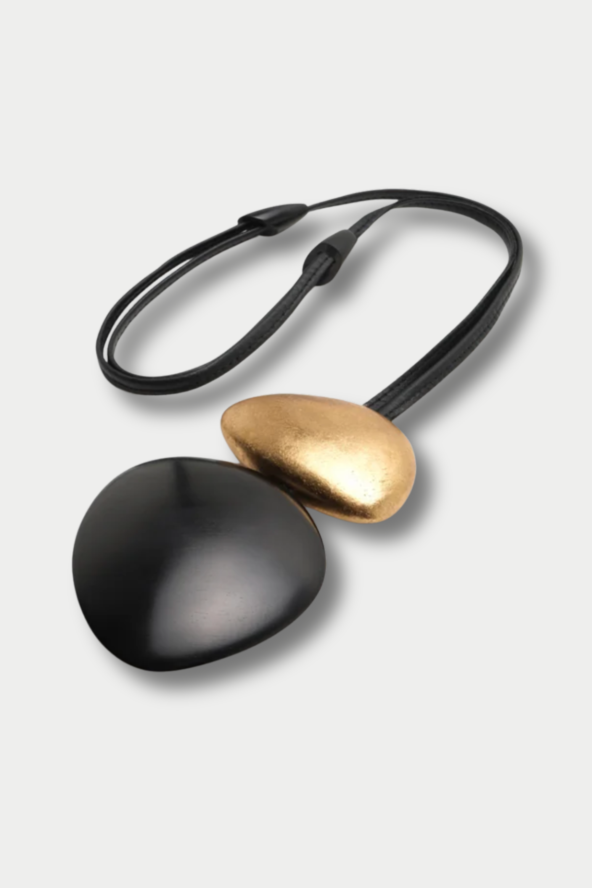 Akita Pendant, Black &amp; Gold