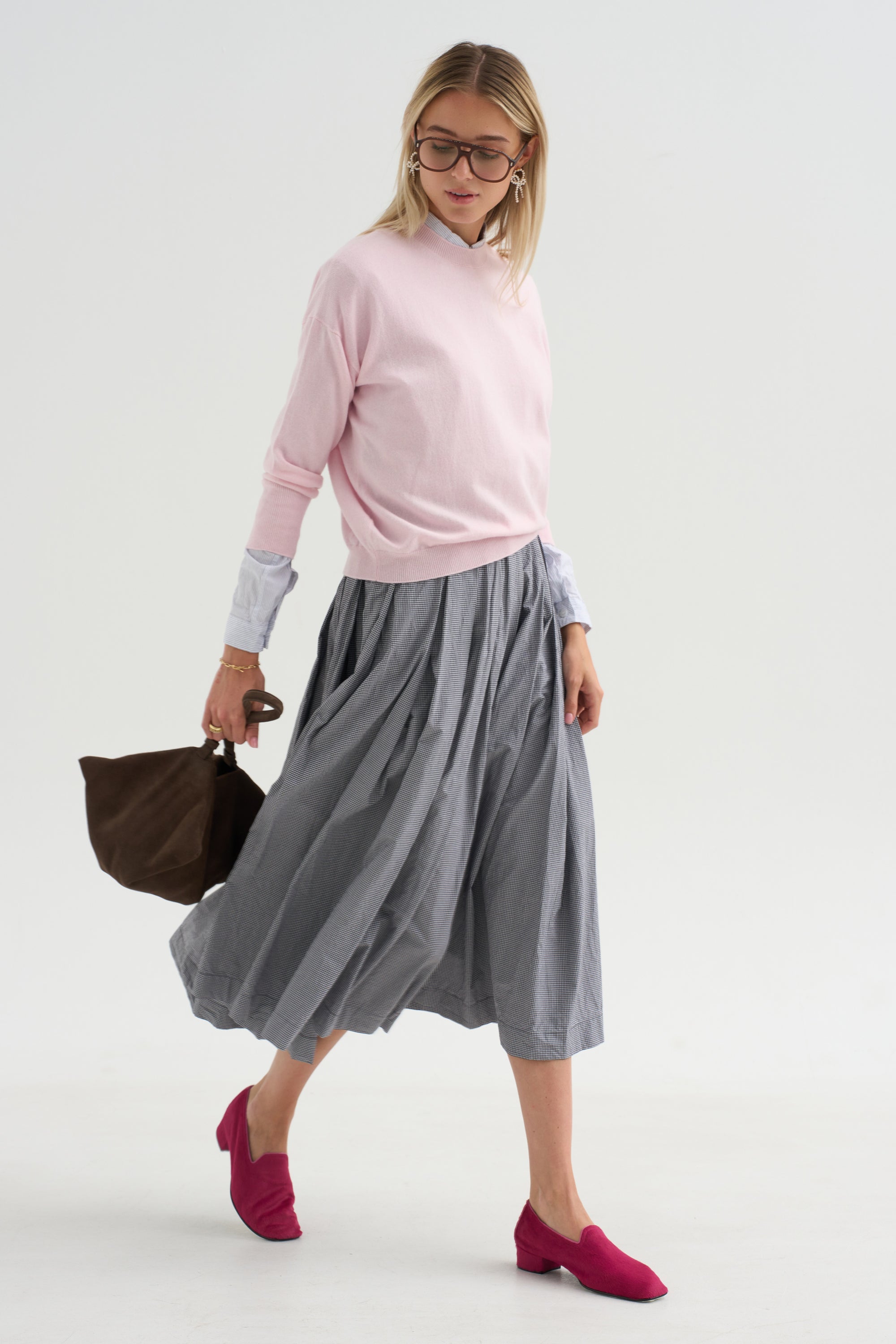 Rina Pulli, Pink