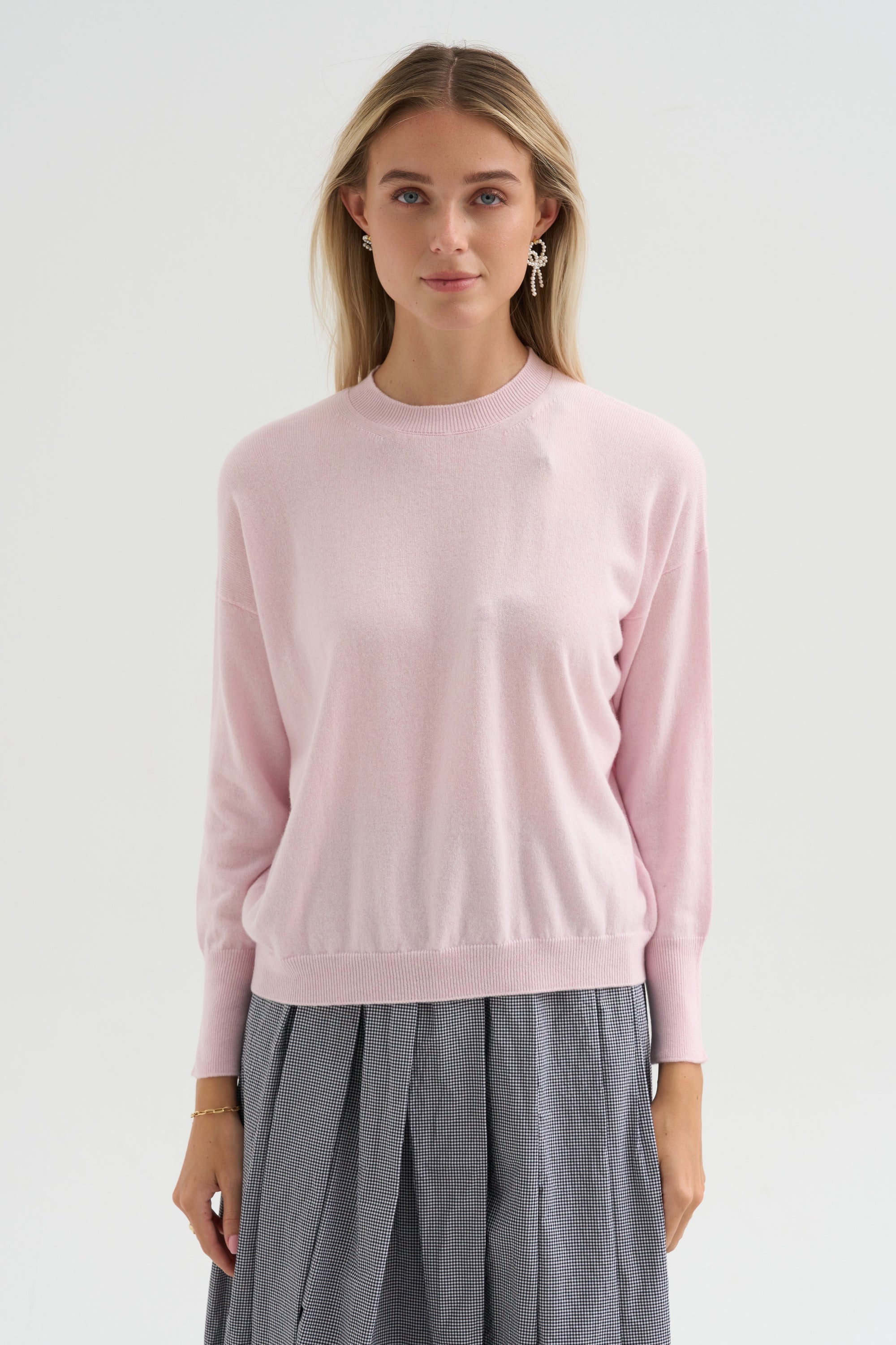 Rina Pulli, Pink