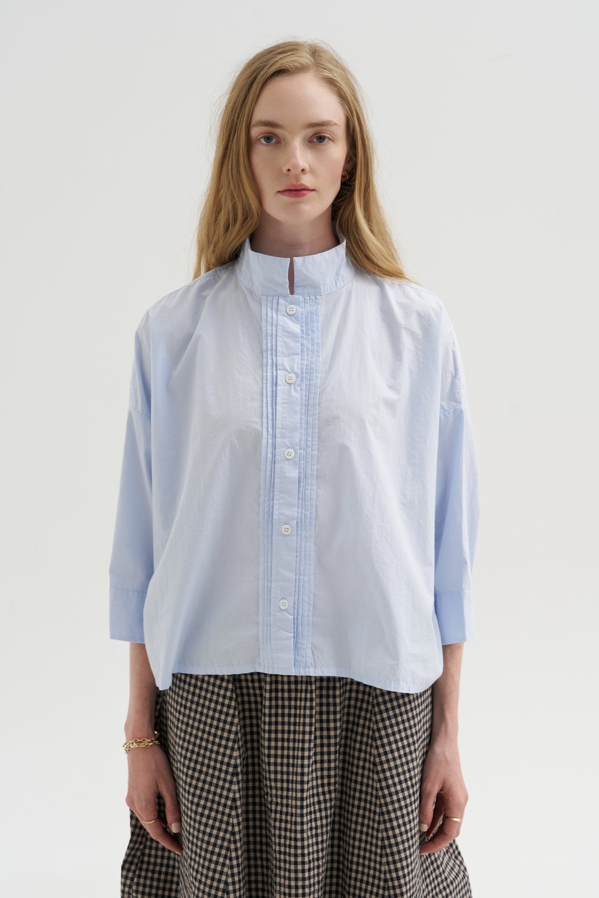 Claudia Shirt, Azur