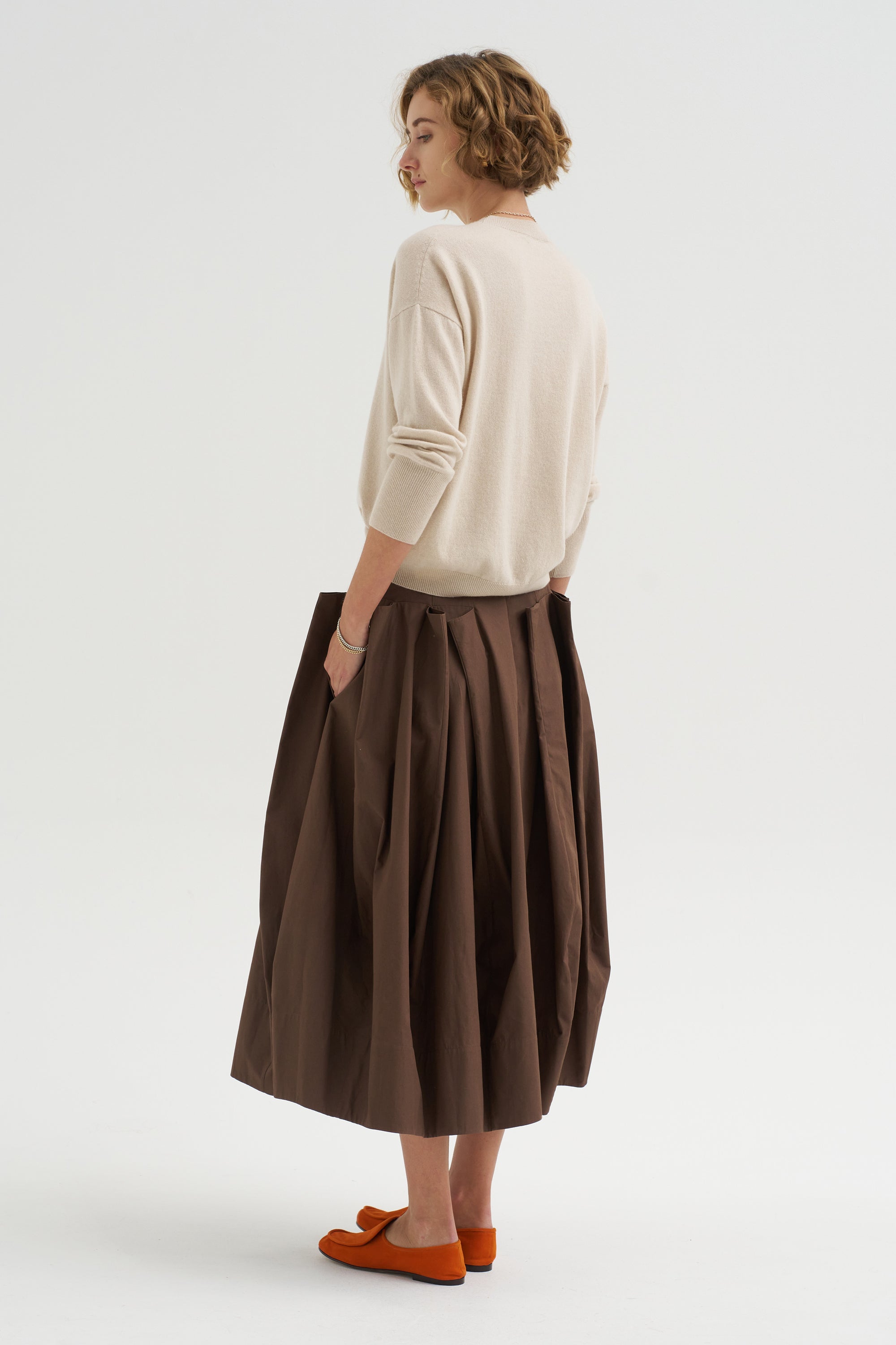 Rina Pulli, Almond