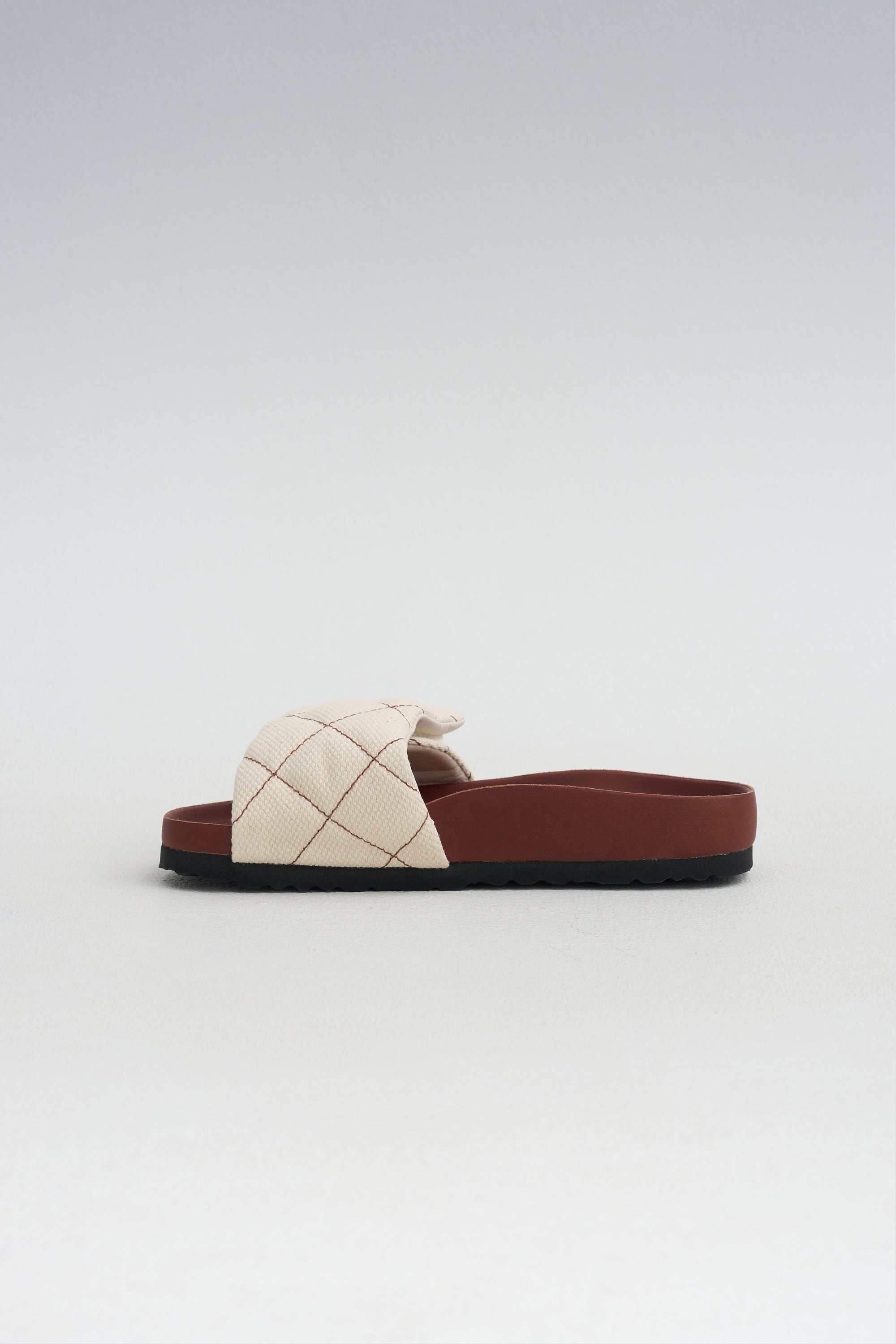 1774 Sylt, Cinnamon Canvas
