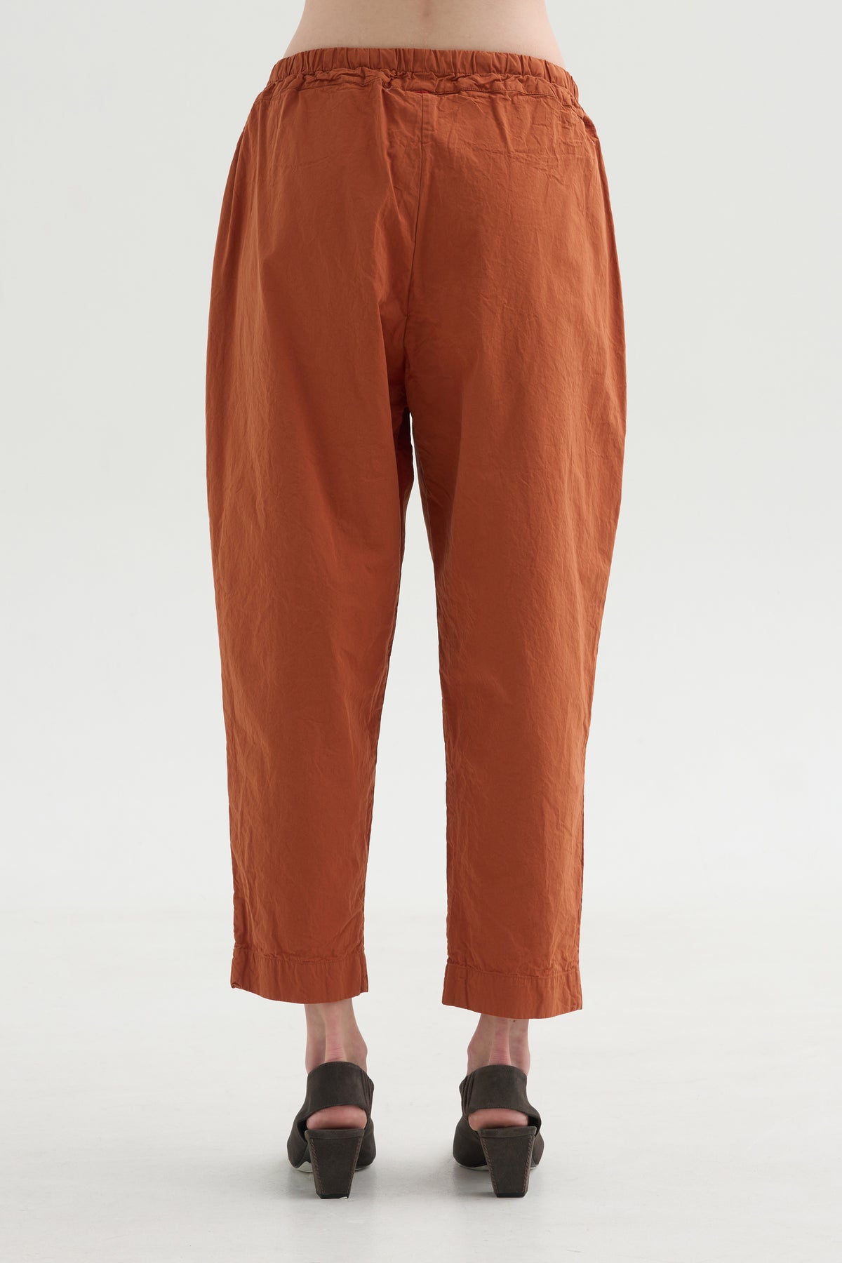 Tippy Pant, Brick