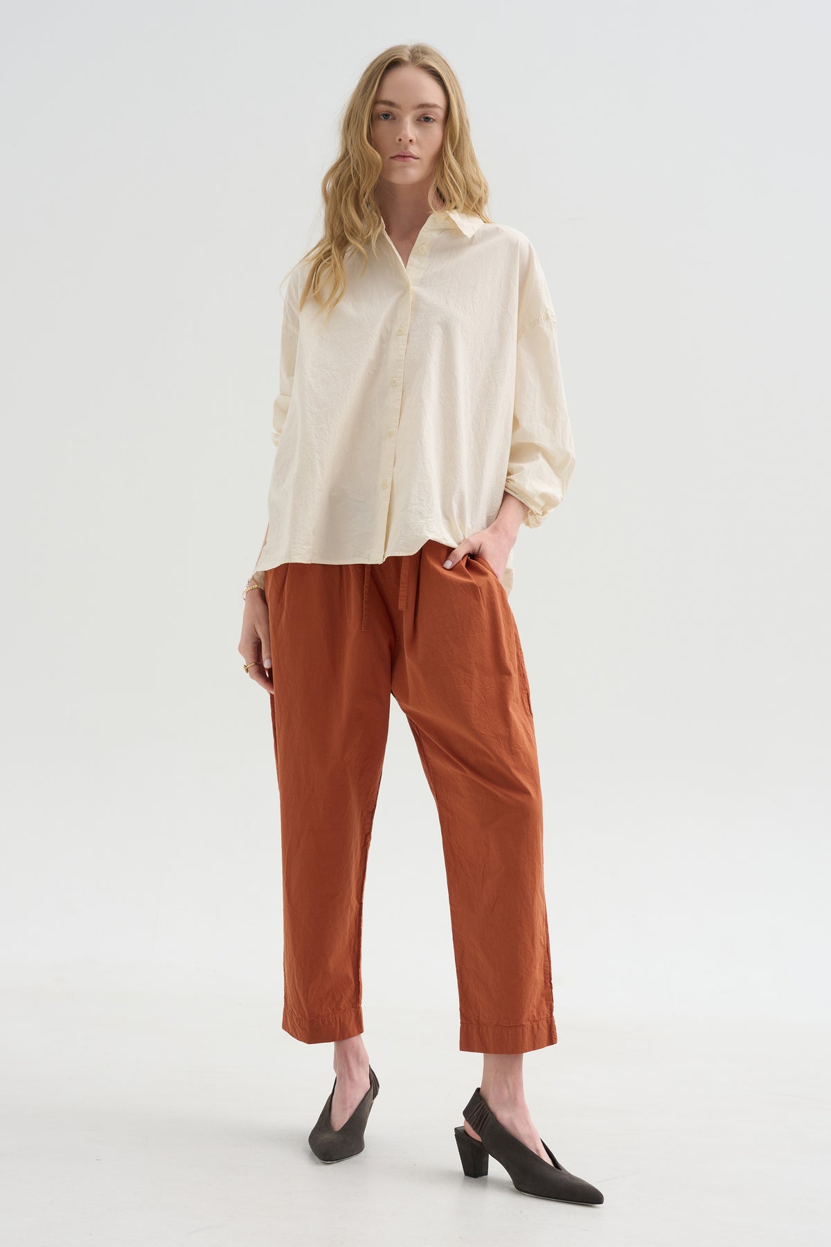Tippy Pant, Brick