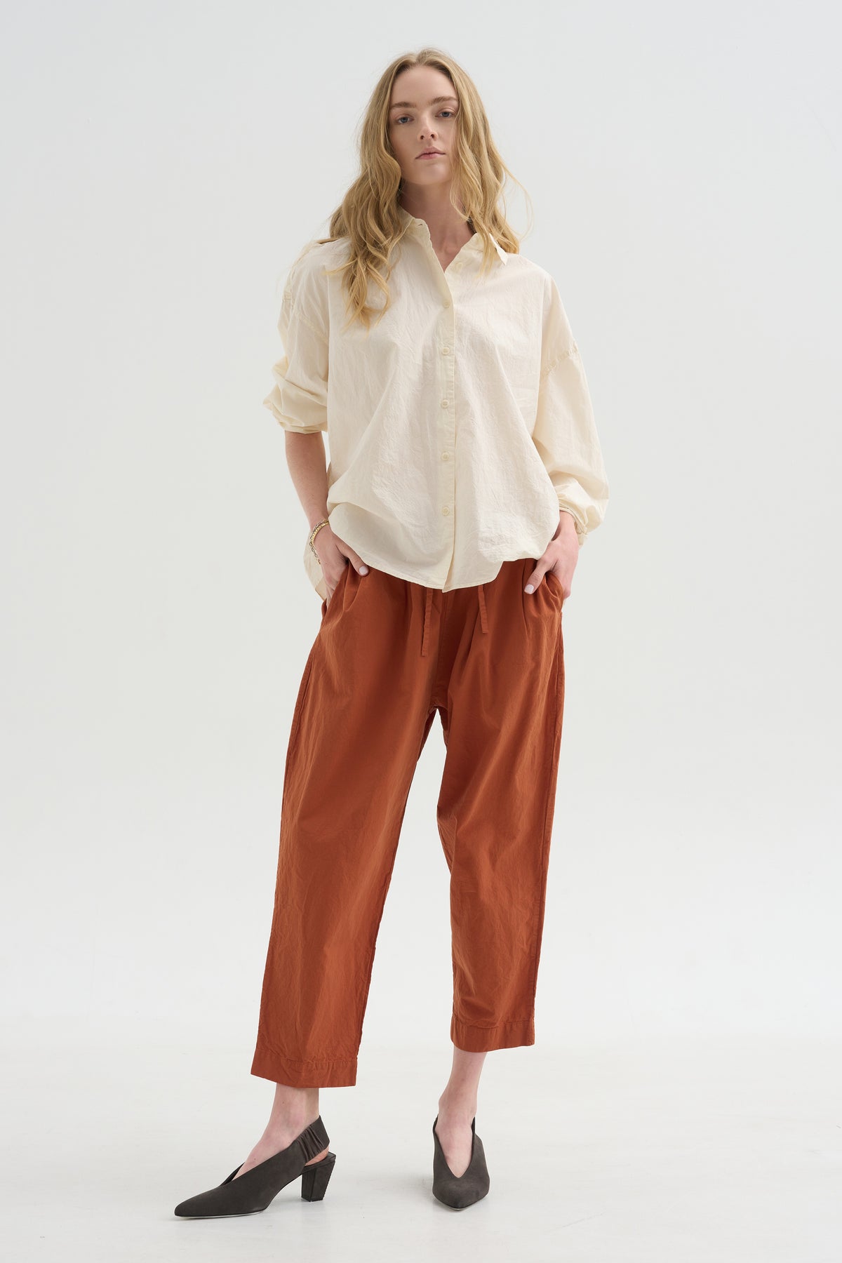 Tippy Pant, Brick