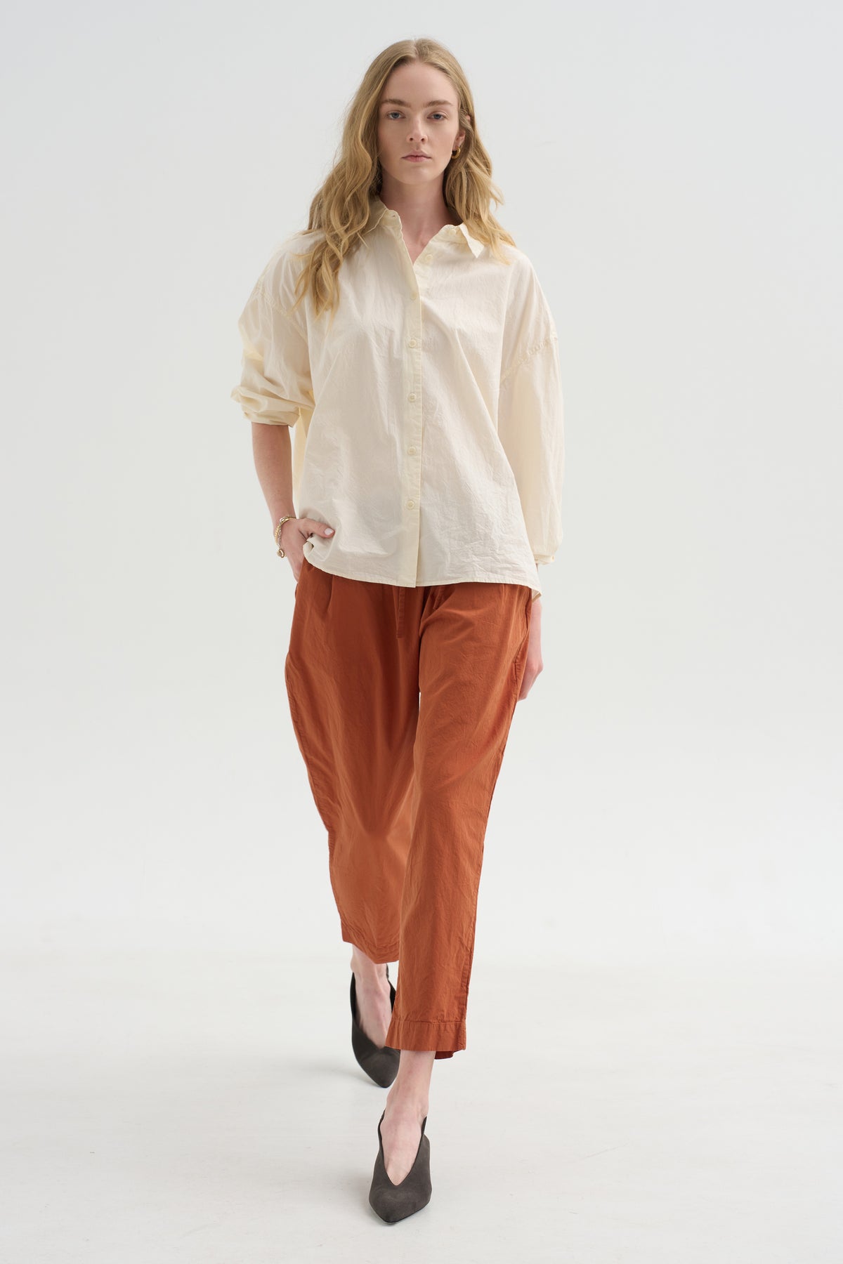 Tippy Pant, Brick