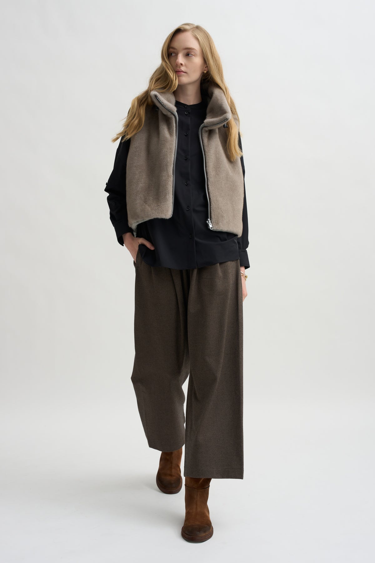 Orah Hoody Cropped Vest, Mink