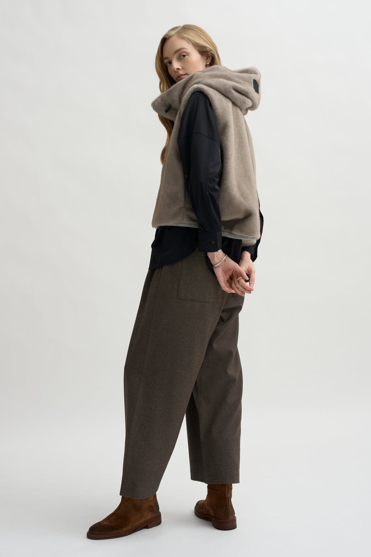 Orah Hoody Cropped Vest, Mink