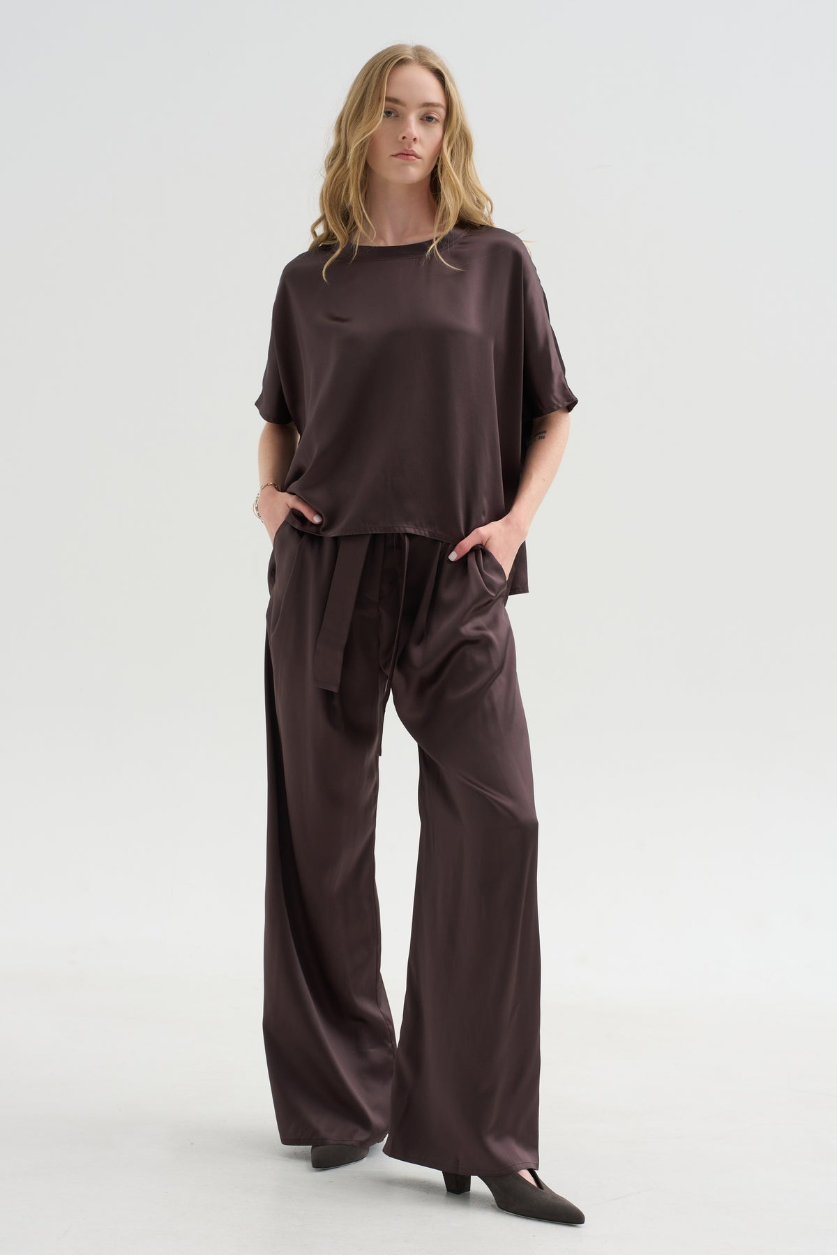 Easy T-shirt Crepe Satin, Black Wood
