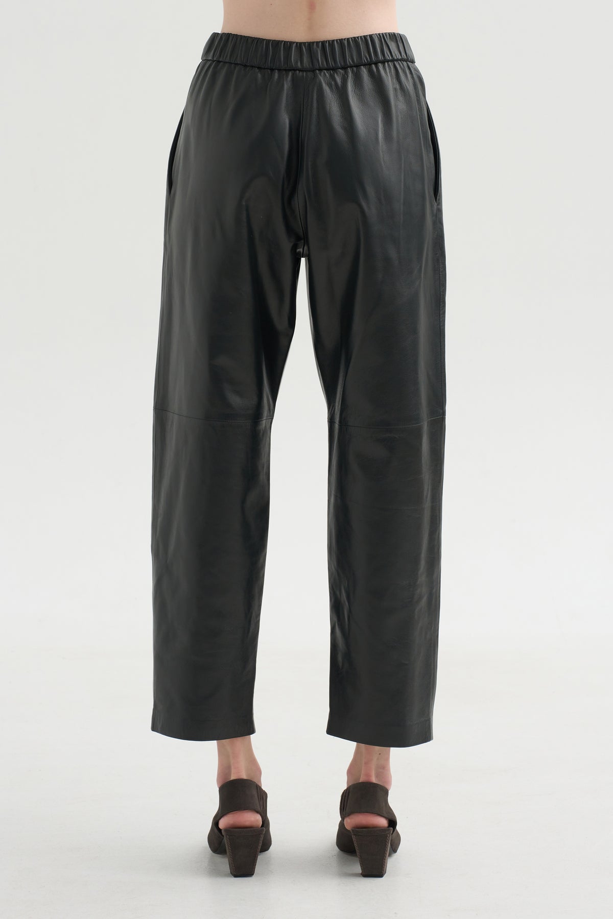 Carrot Pants Nappa, Charcoal