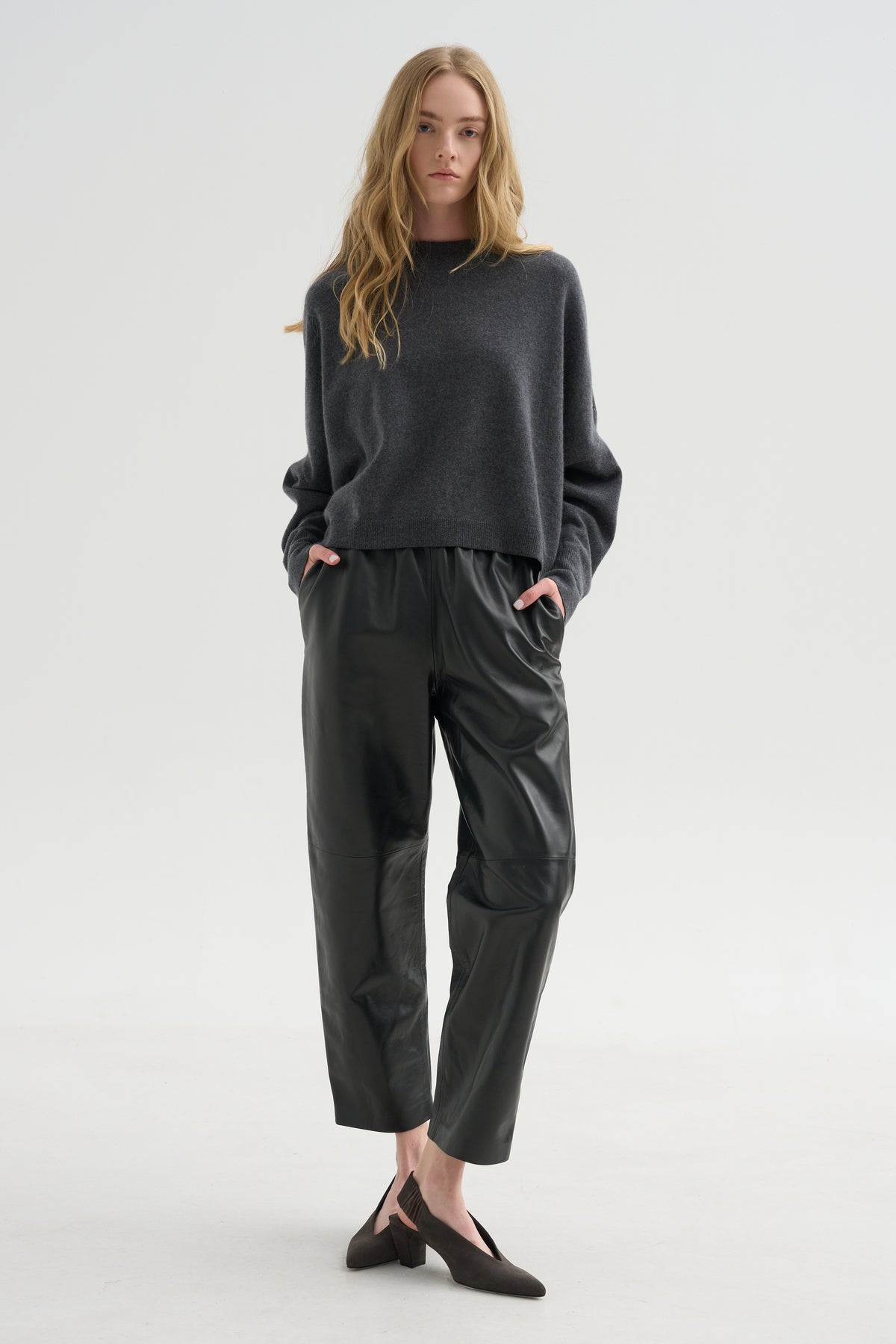 Carrot Pants Nappa, Charcoal