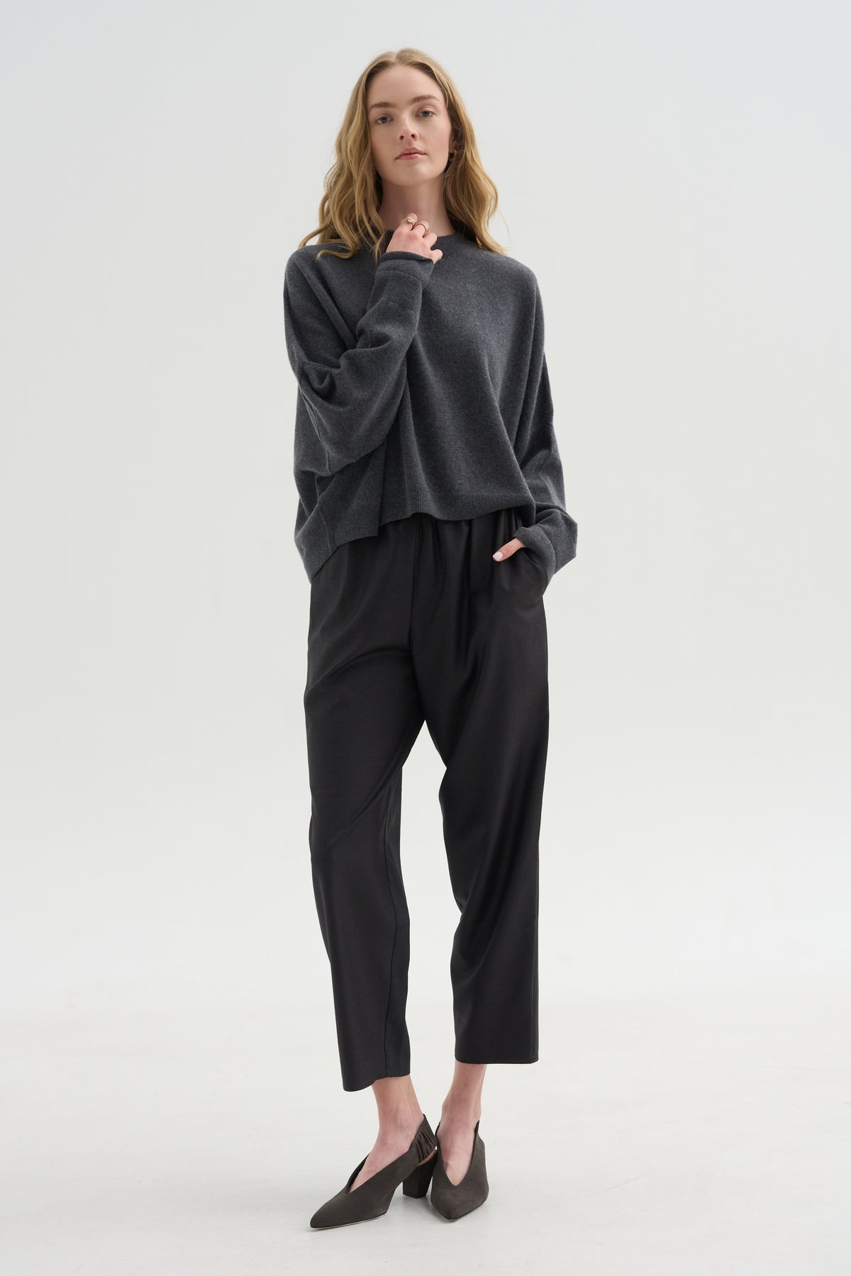 Iconic Crewneck Sweater, Titanio
