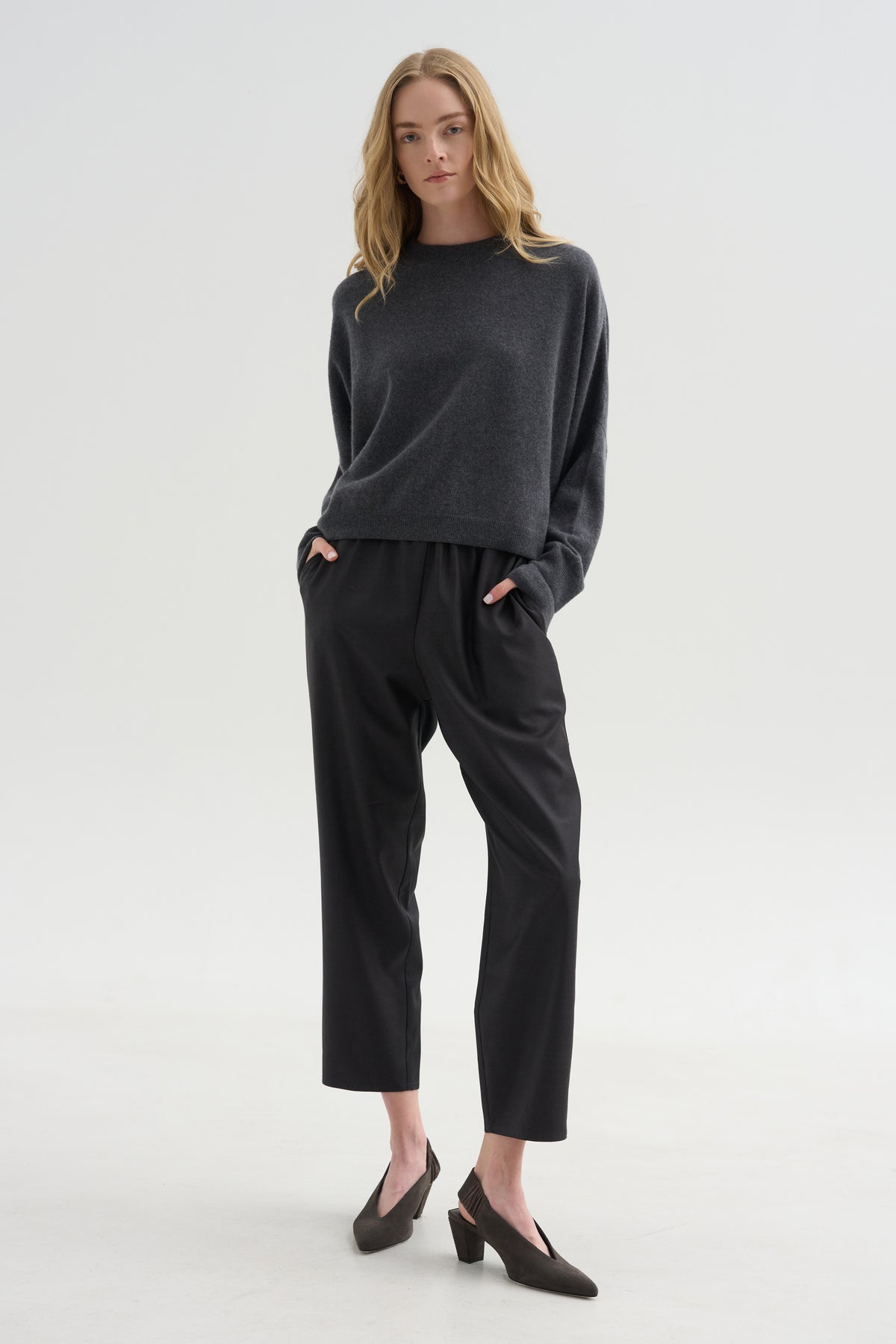 Iconic Crewneck Sweater, Titanio