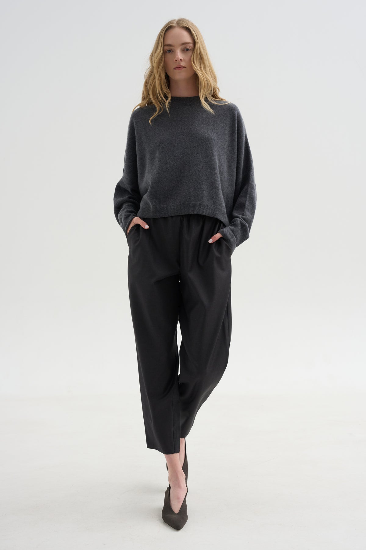 Iconic Crewneck Sweater, Titanio