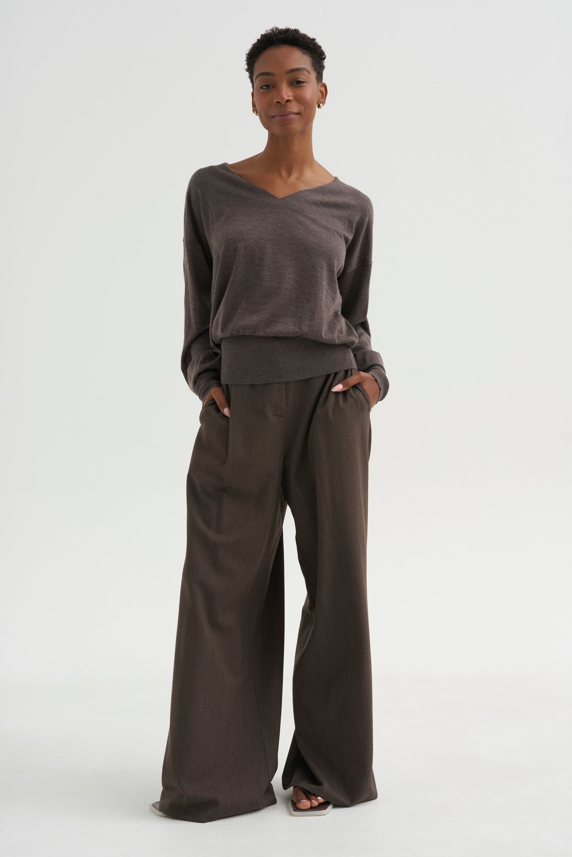 V-Neck Blause Sweater, Dark Taupe