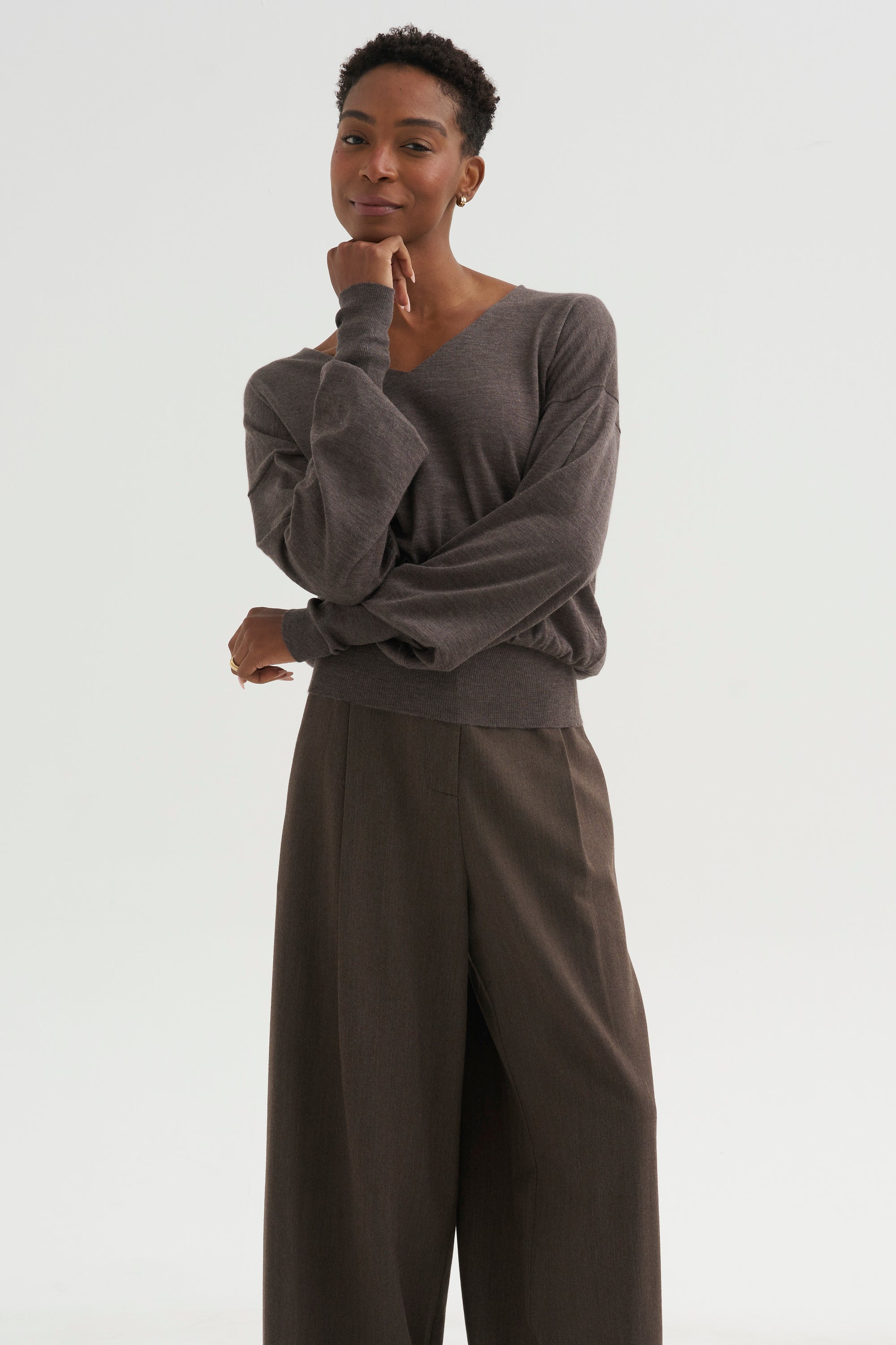 V-Neck Blause Sweater, Dark Taupe